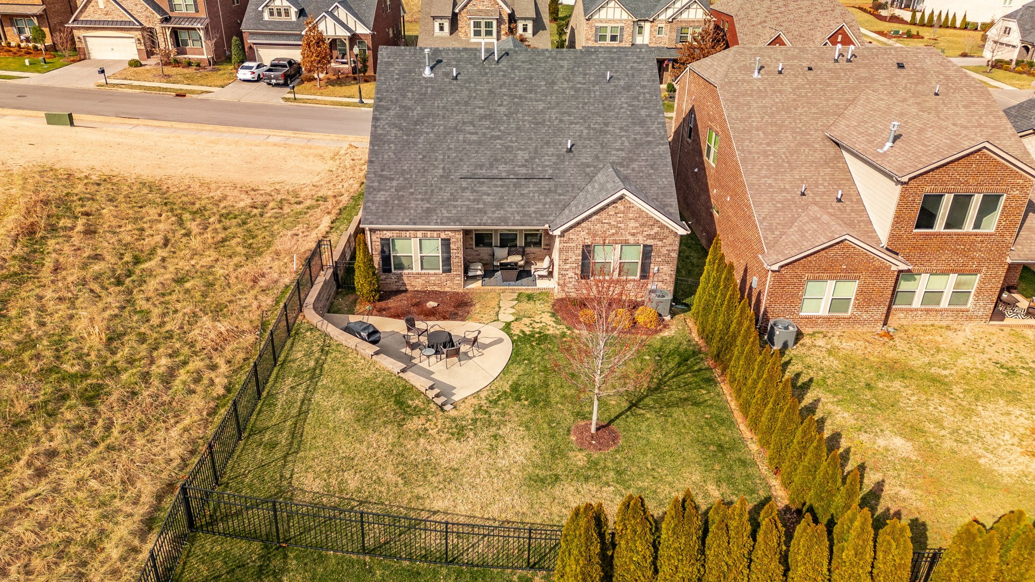 1052 Fenner Ln