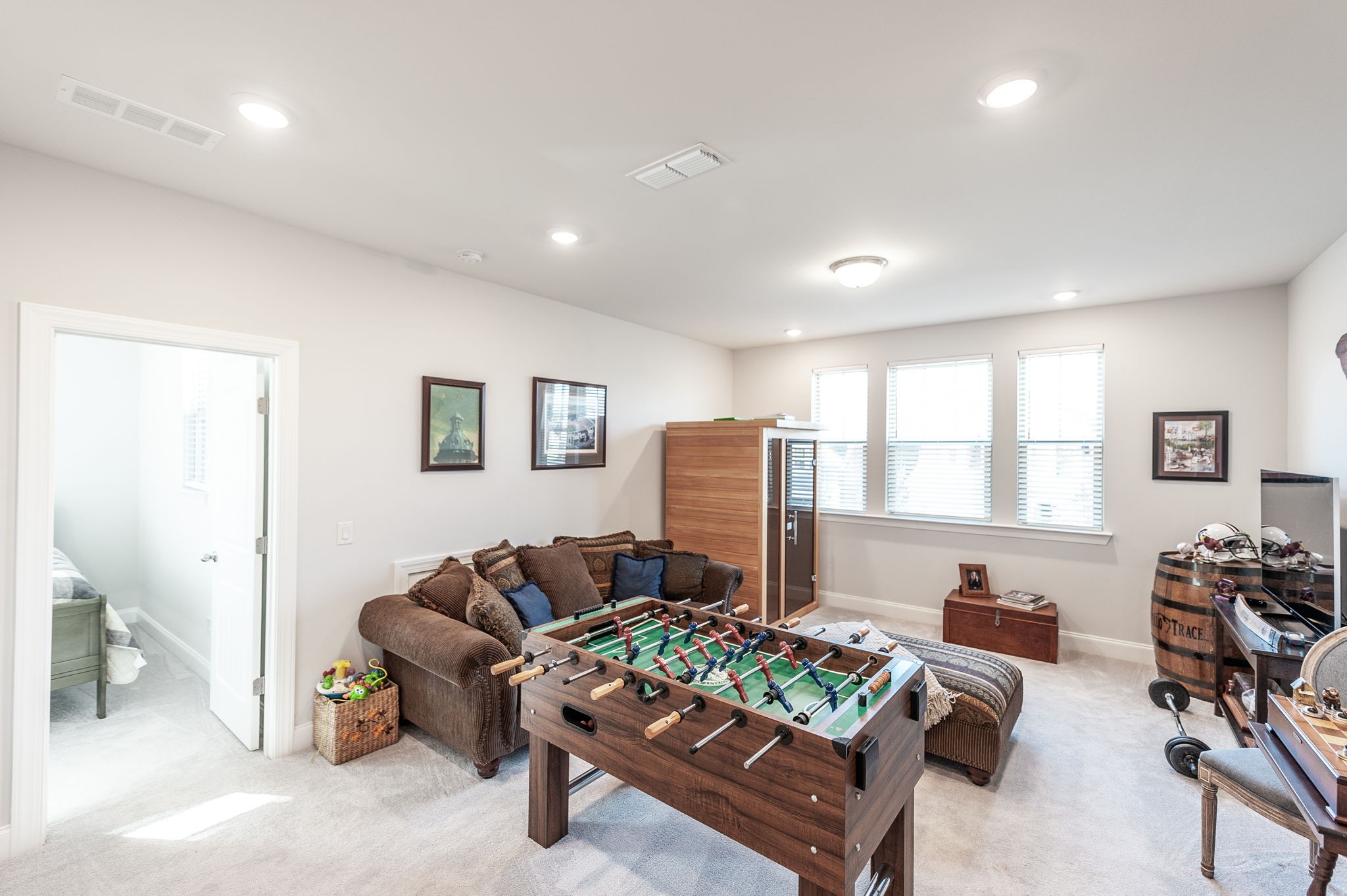 1052 Fenner Ln