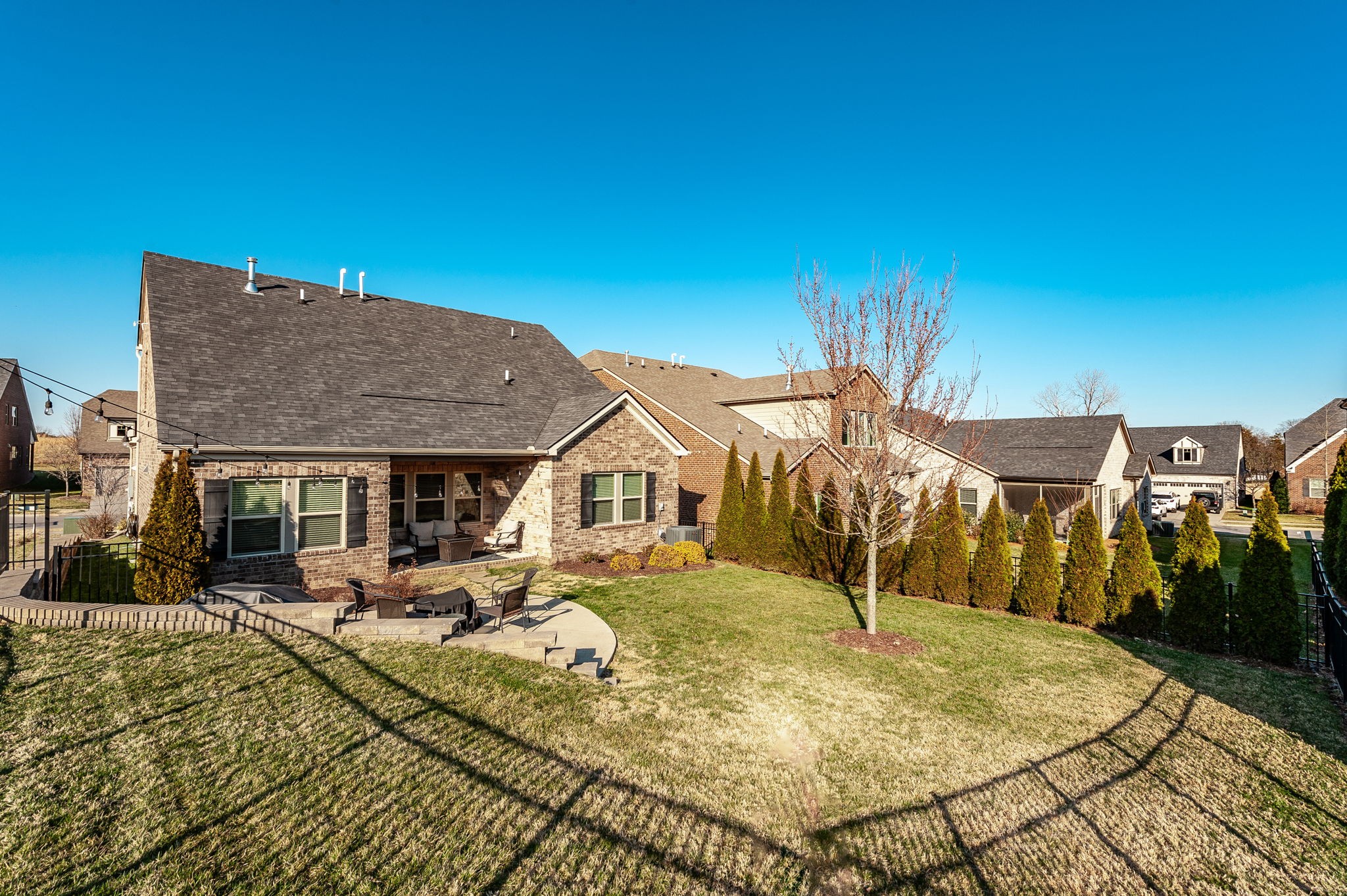 1052 Fenner Ln