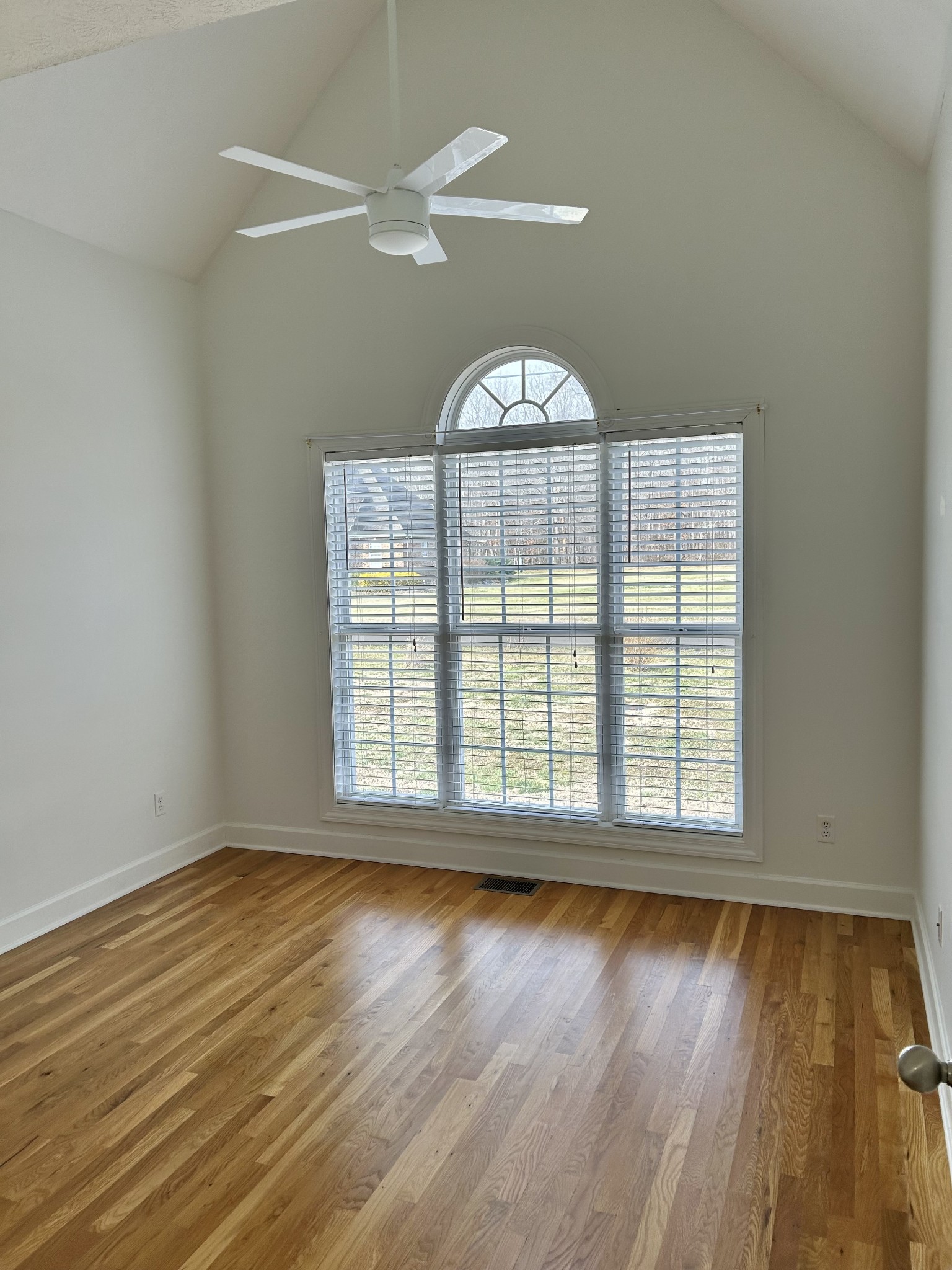 214 Mitchell Ln