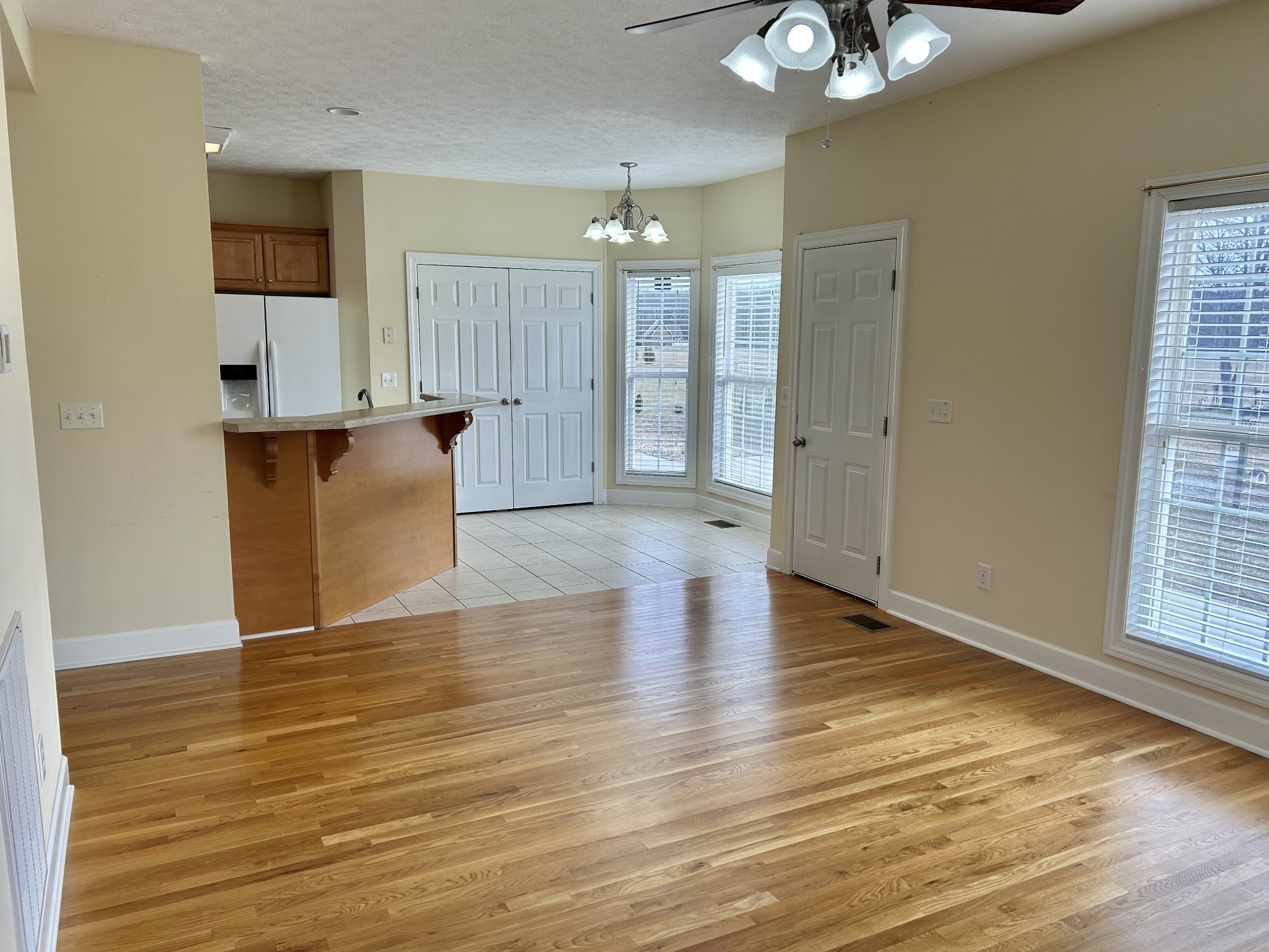 214 Mitchell Ln