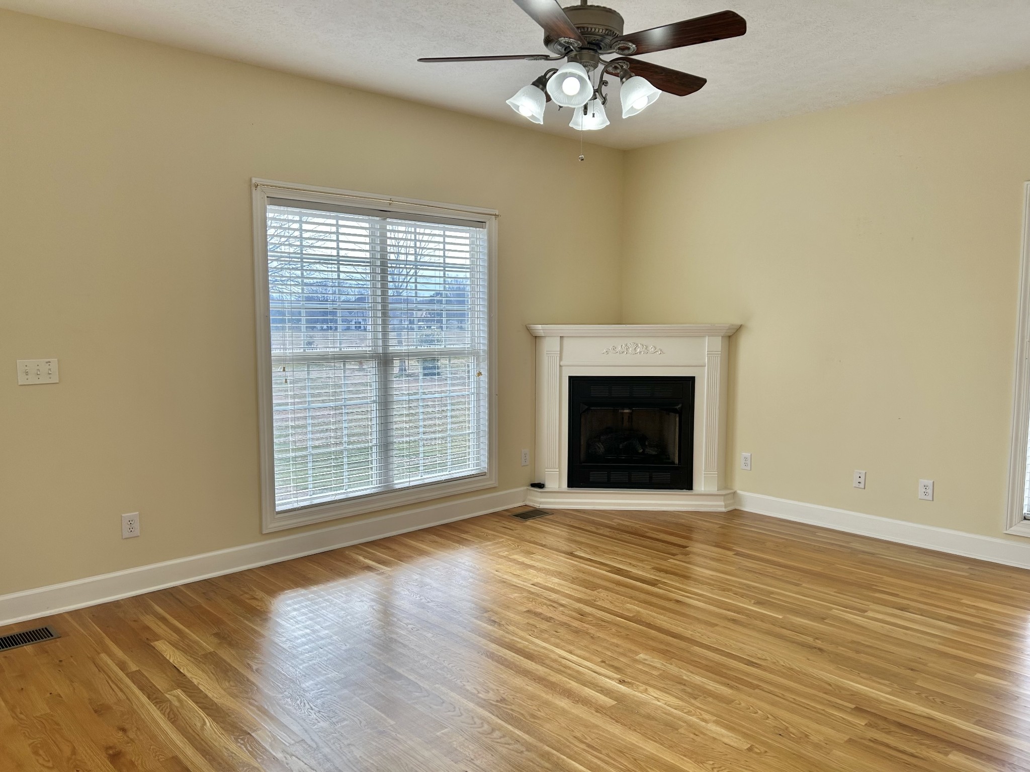 214 Mitchell Ln