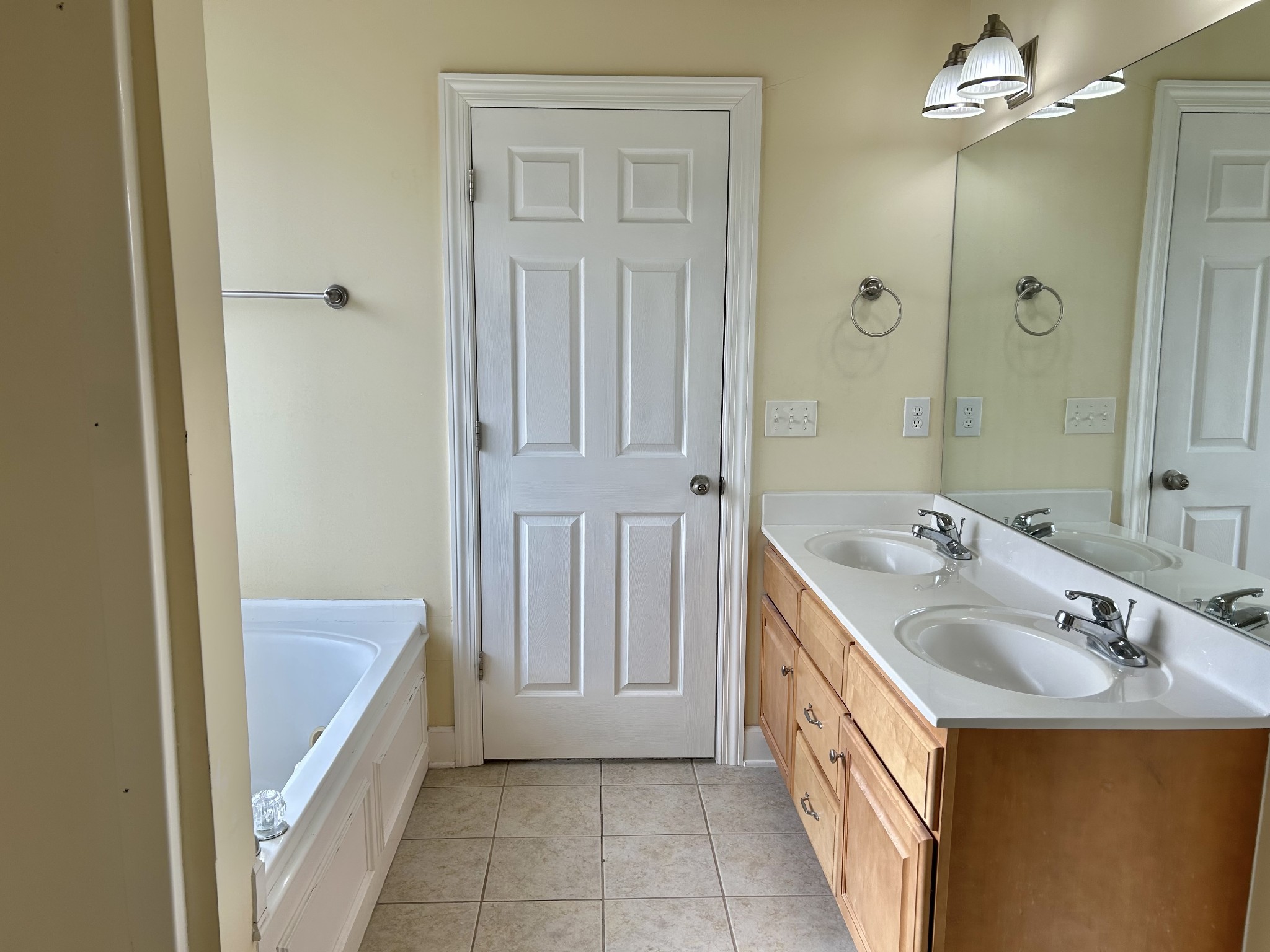 214 Mitchell Ln