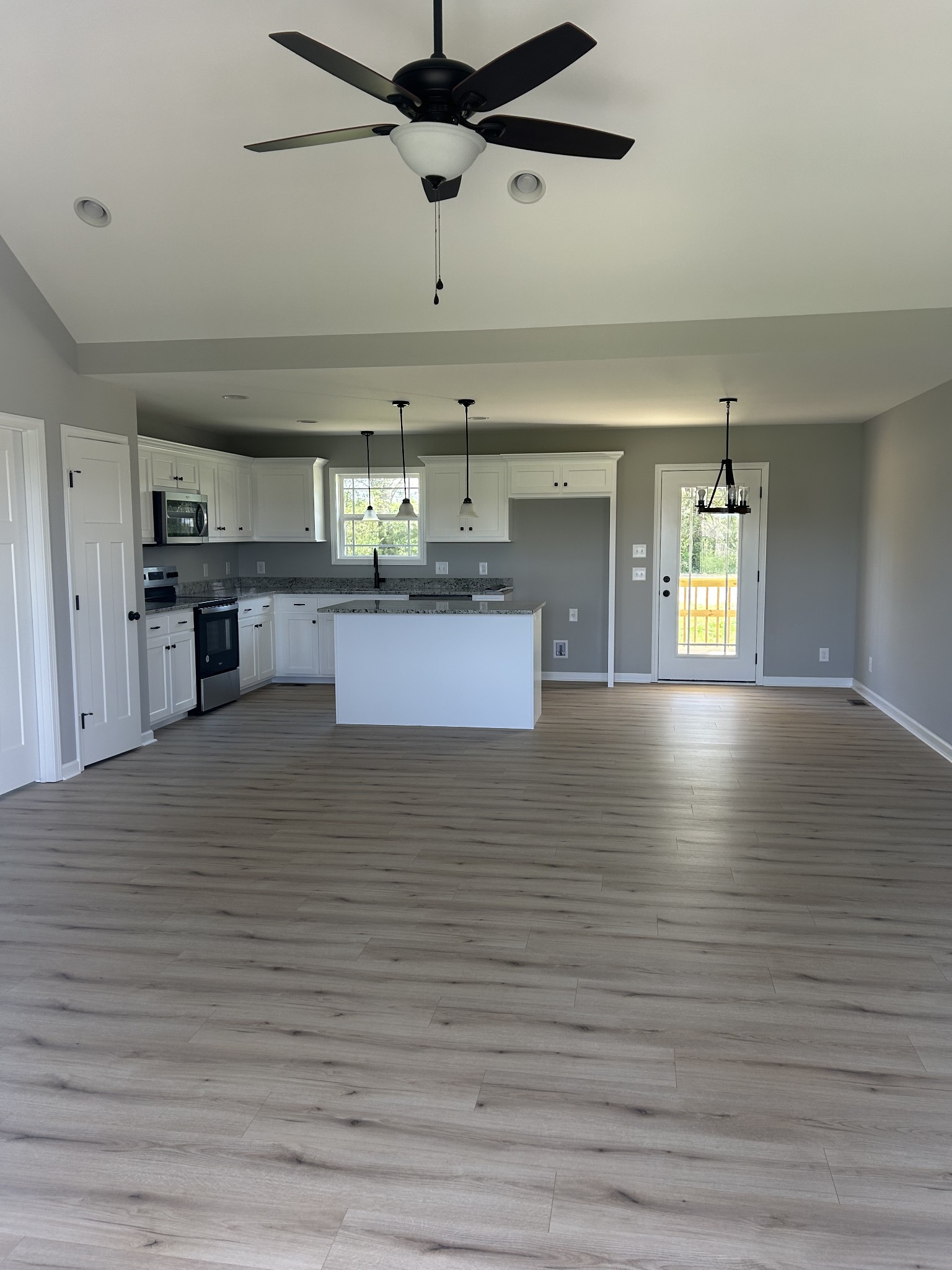 408 Randall Ln