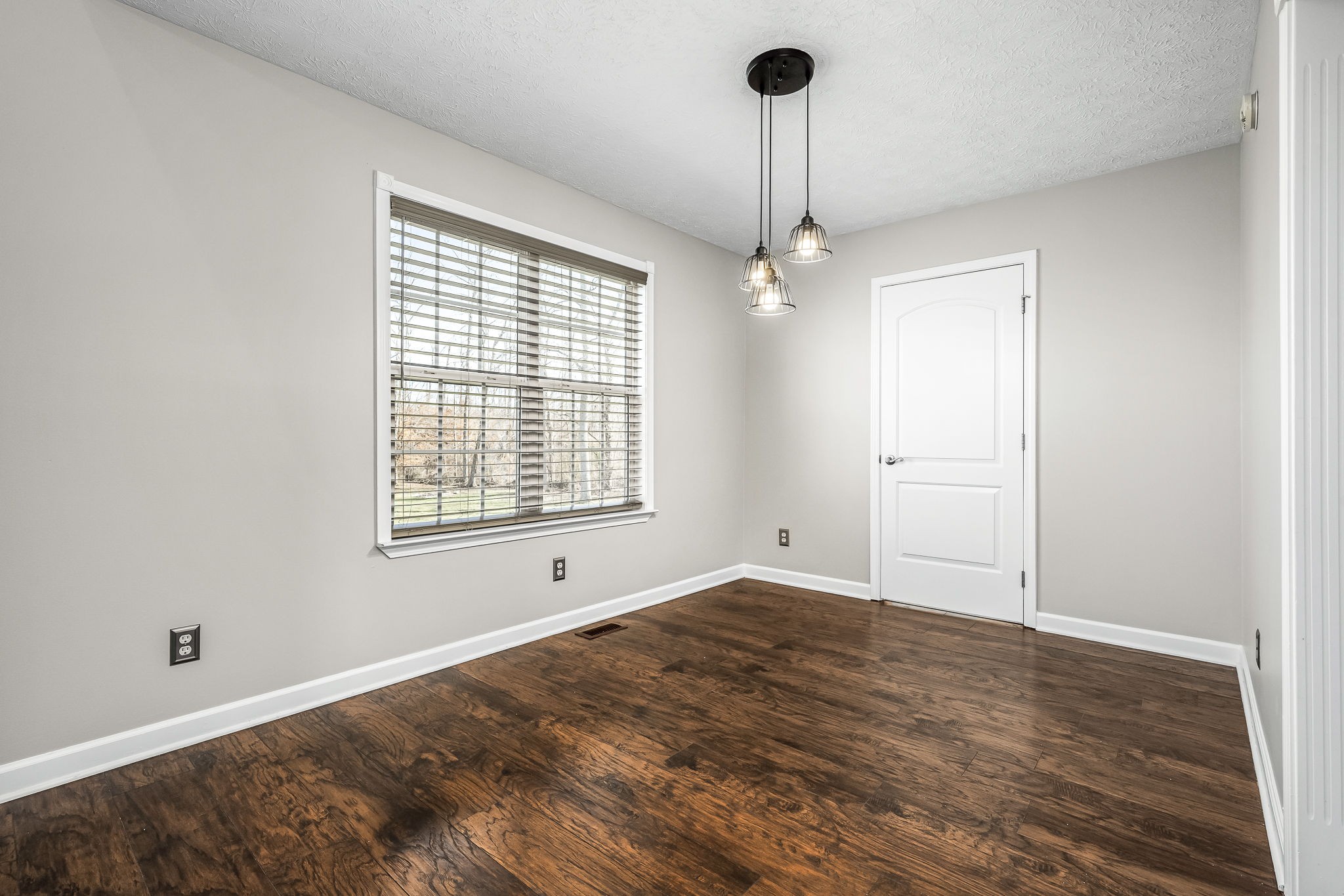 130 Chelsa Ave