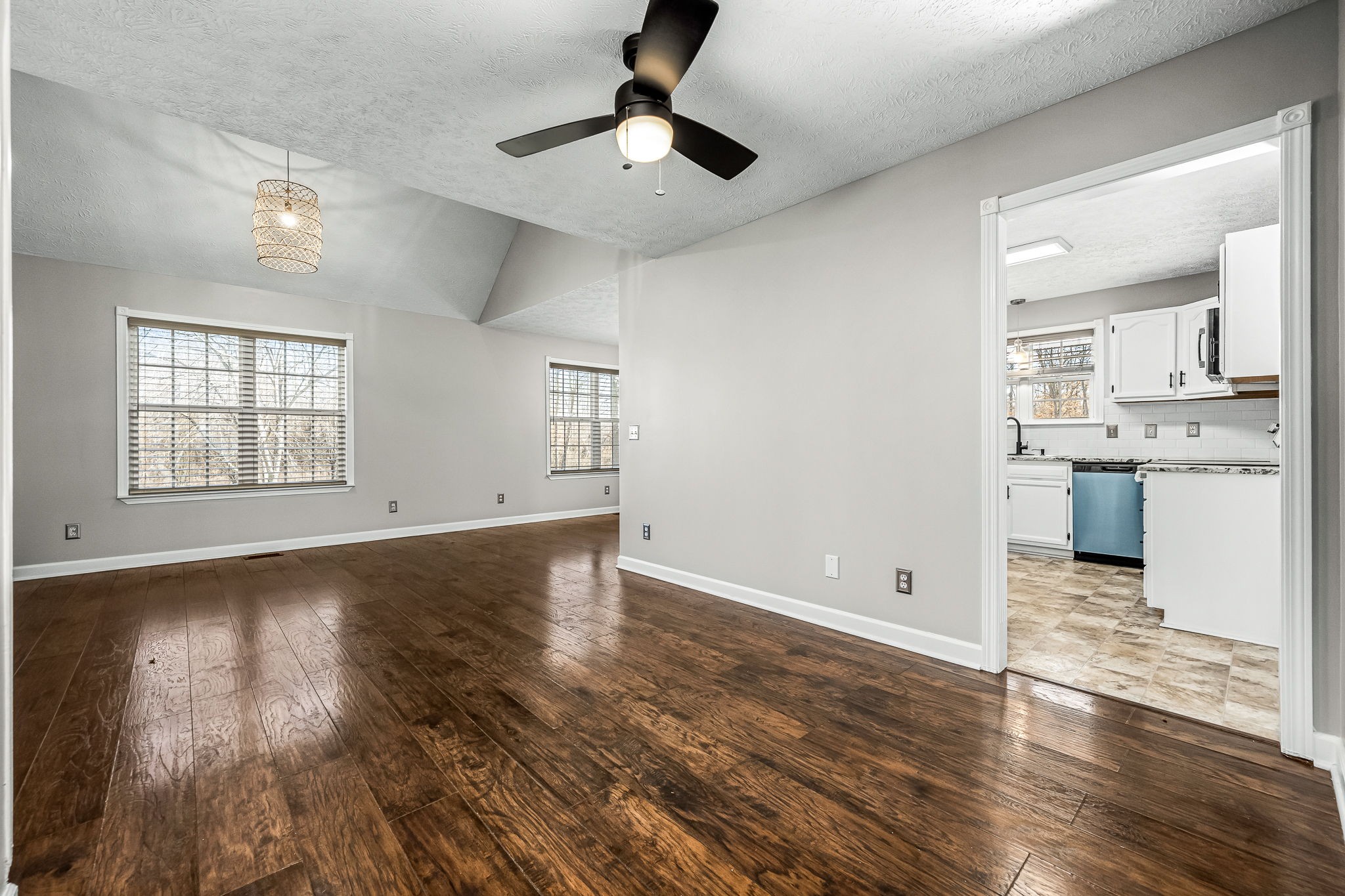 130 Chelsa Ave