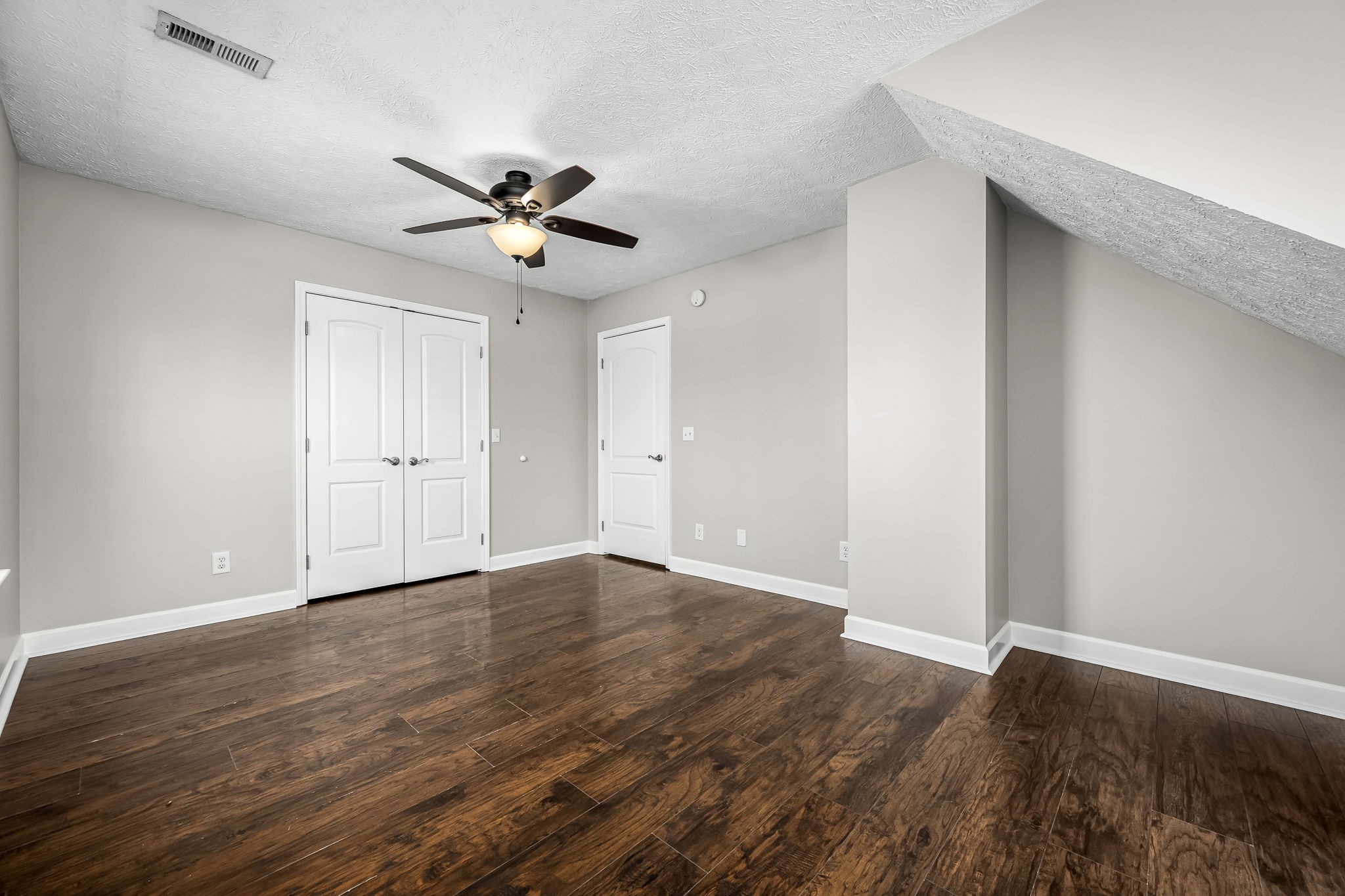 130 Chelsa Ave
