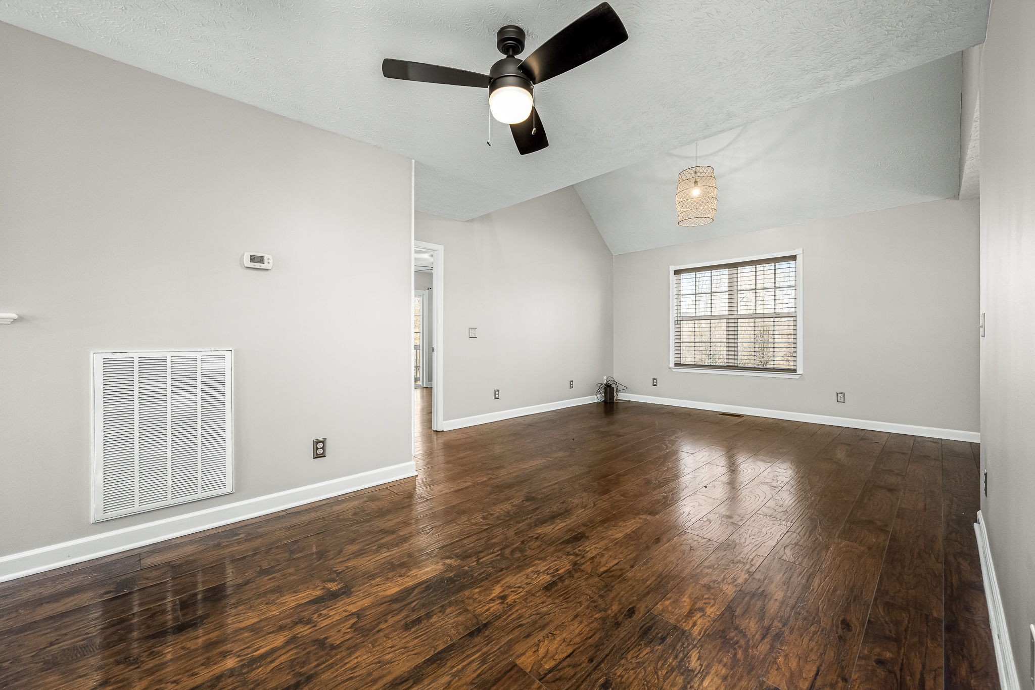 130 Chelsa Ave