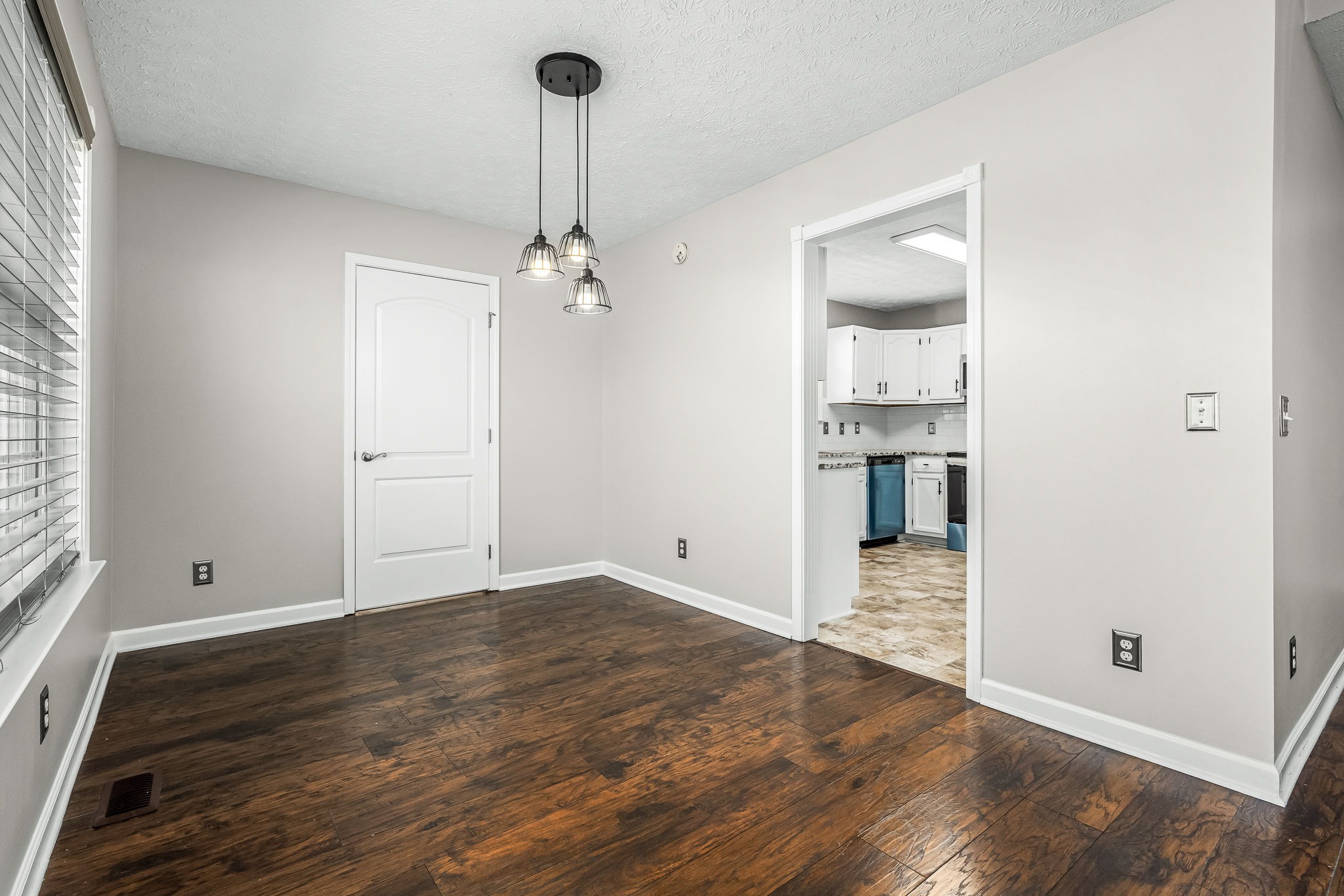 130 Chelsa Ave