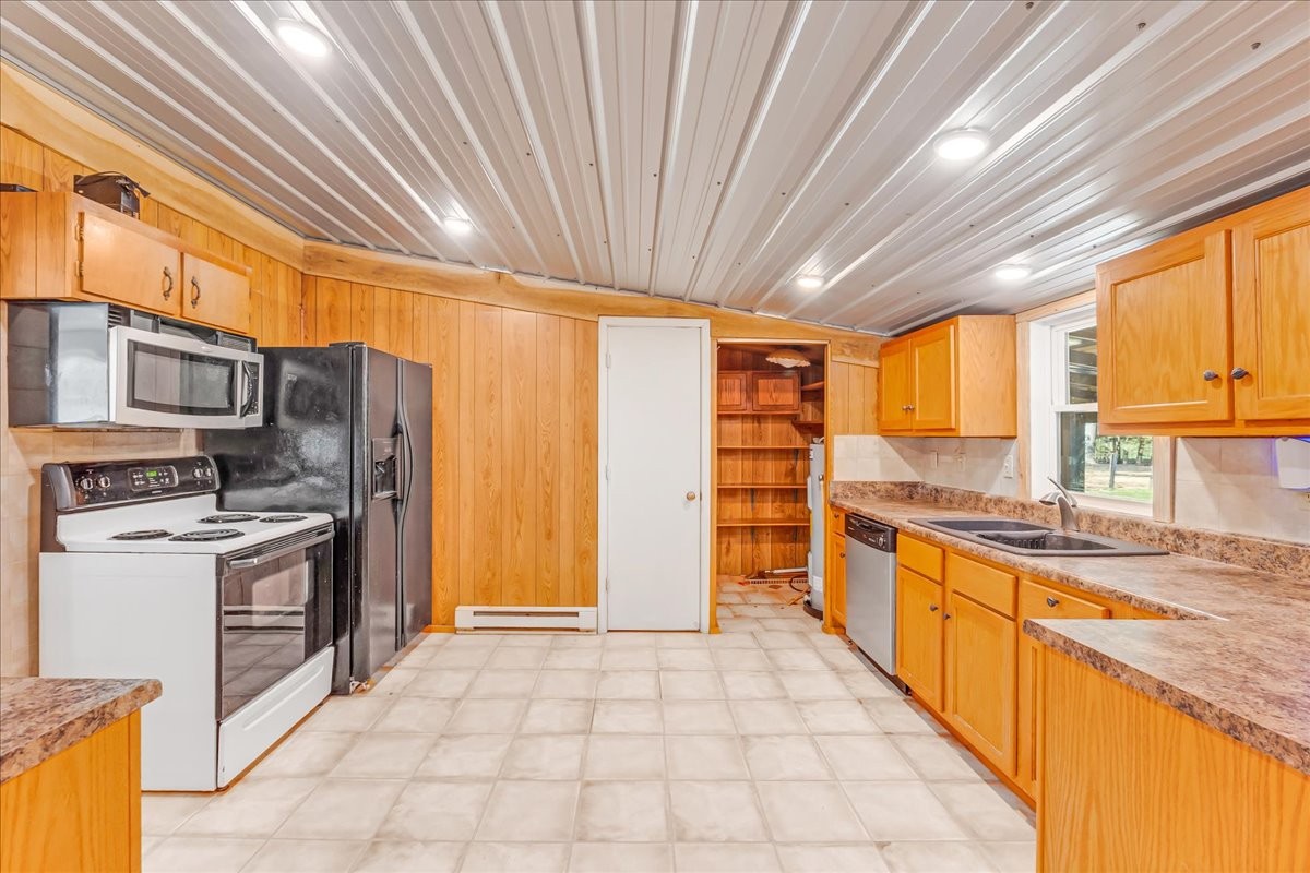 428 Sunset Cir
