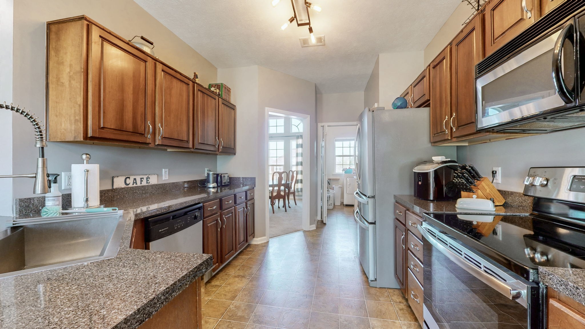 712 Sugar Mill Trl
