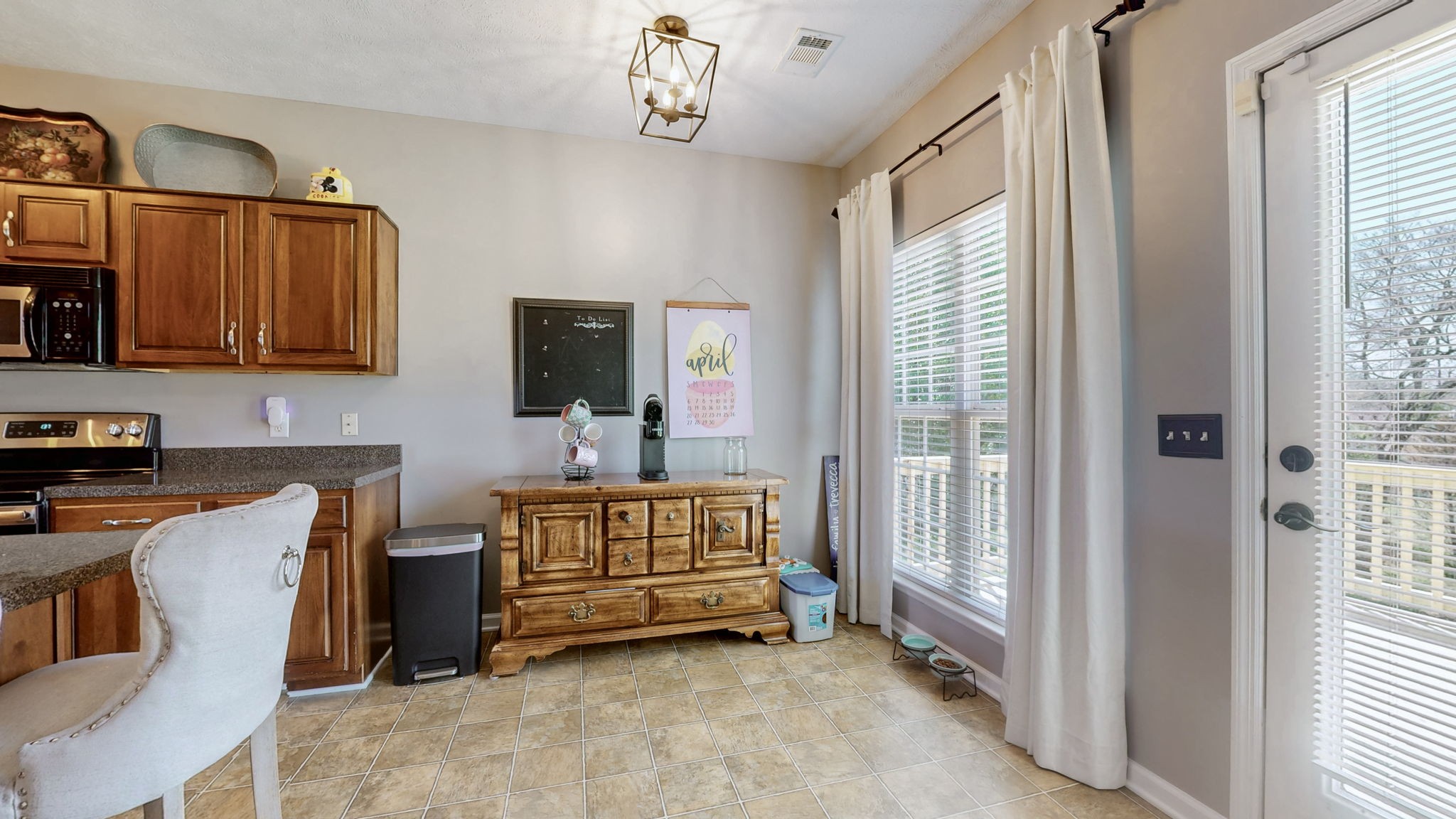 712 Sugar Mill Trl