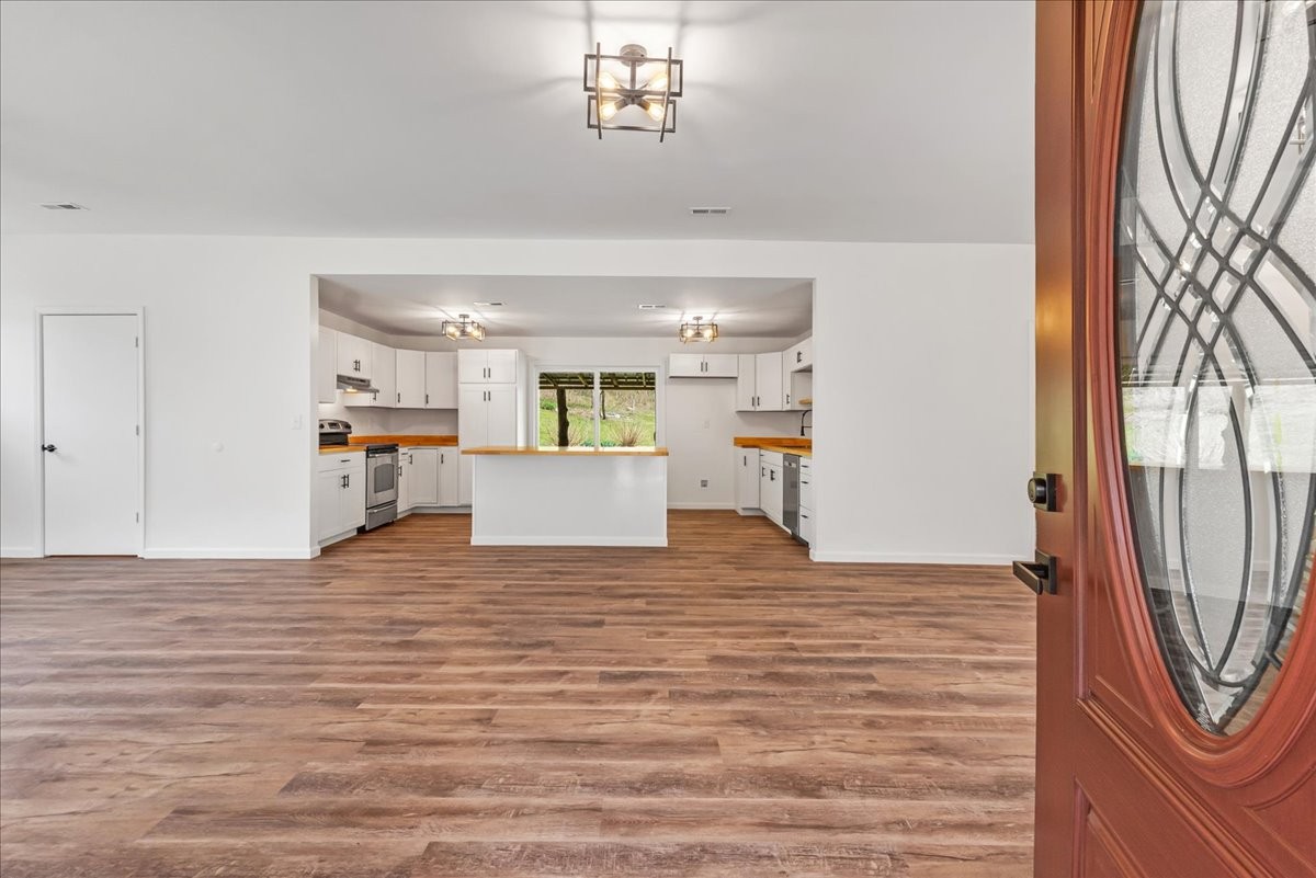 525 Jones Hollow Rd