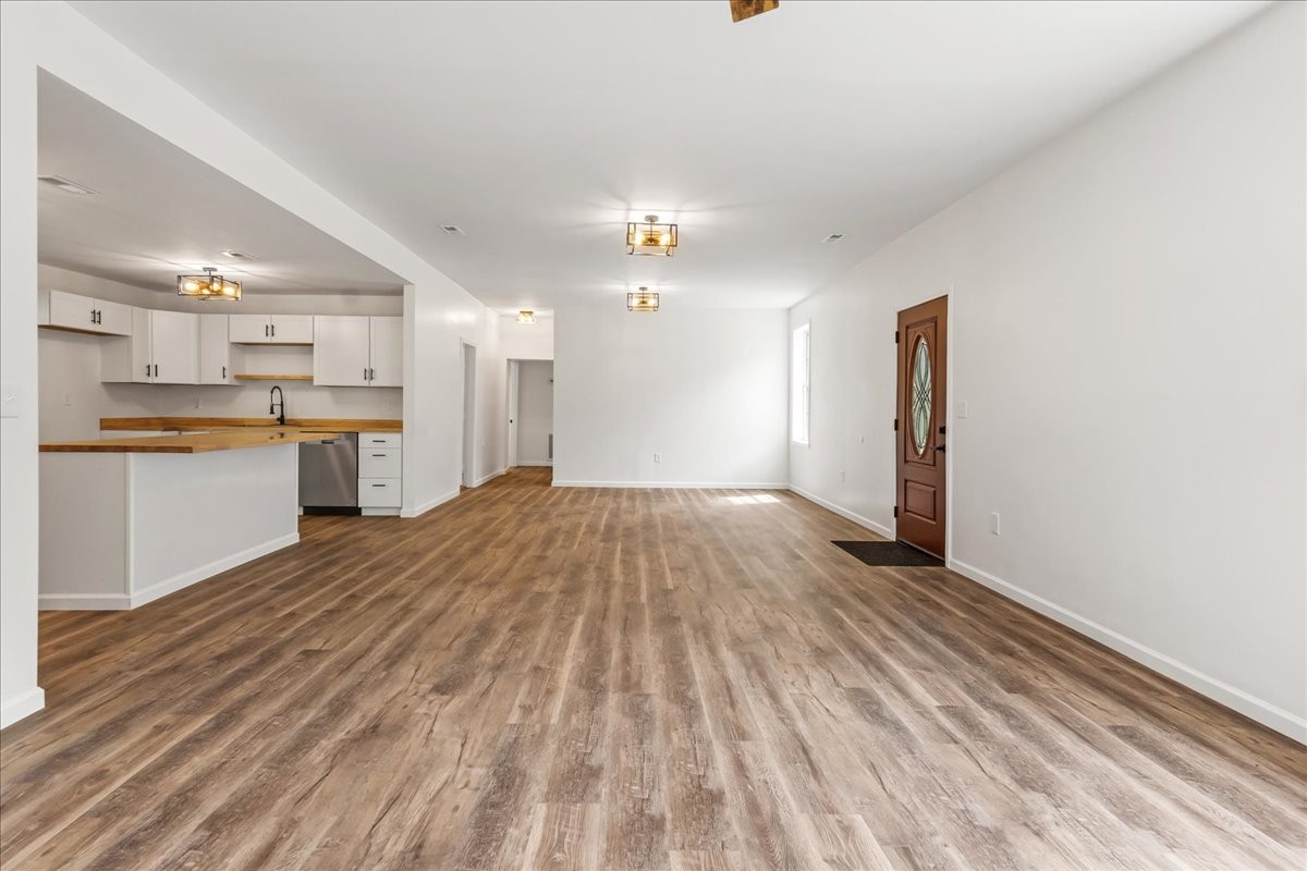 525 Jones Hollow Rd