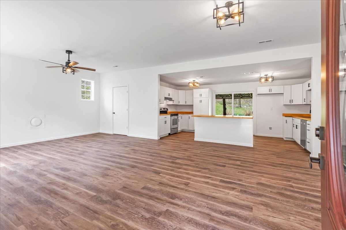 525 Jones Hollow Rd