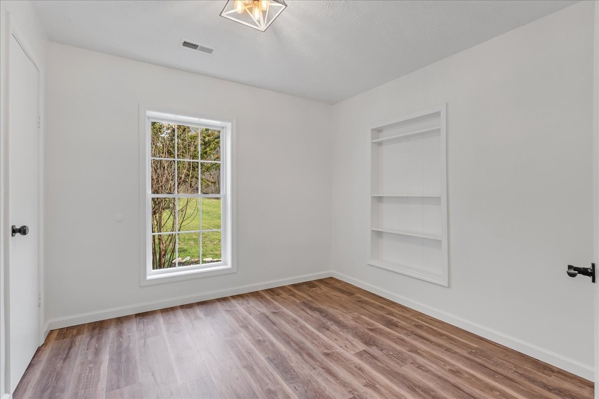 525 Jones Hollow Rd