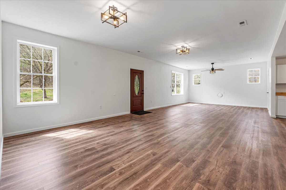 525 Jones Hollow Rd