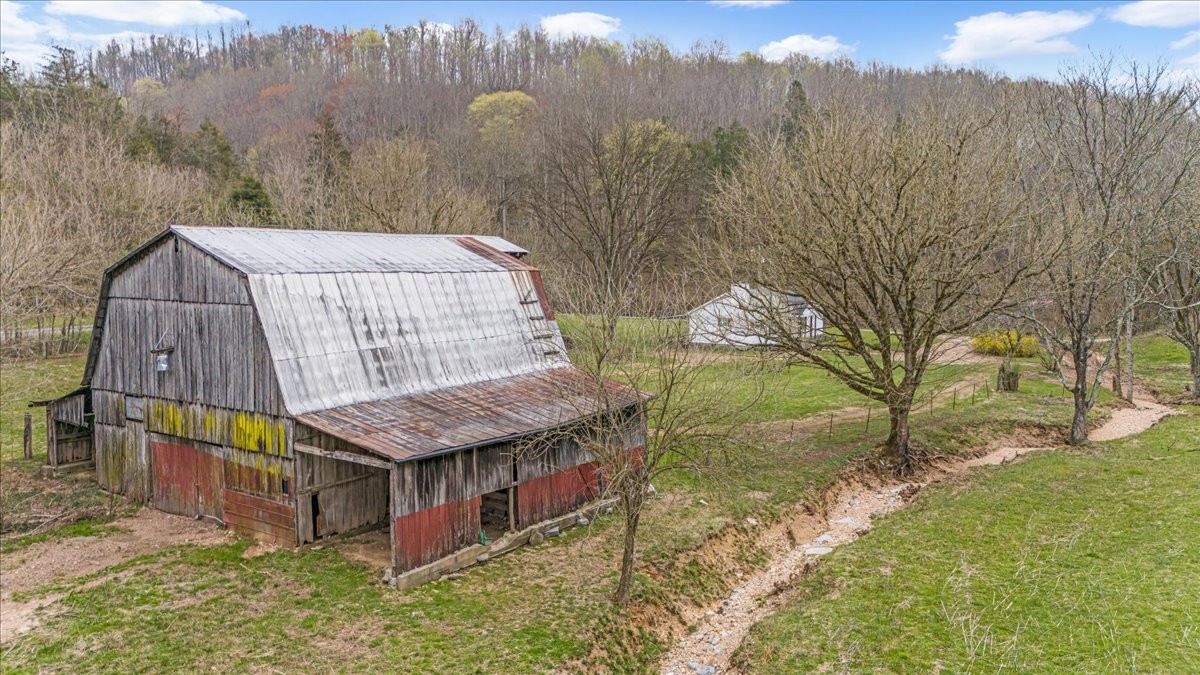 525 Jones Hollow Rd