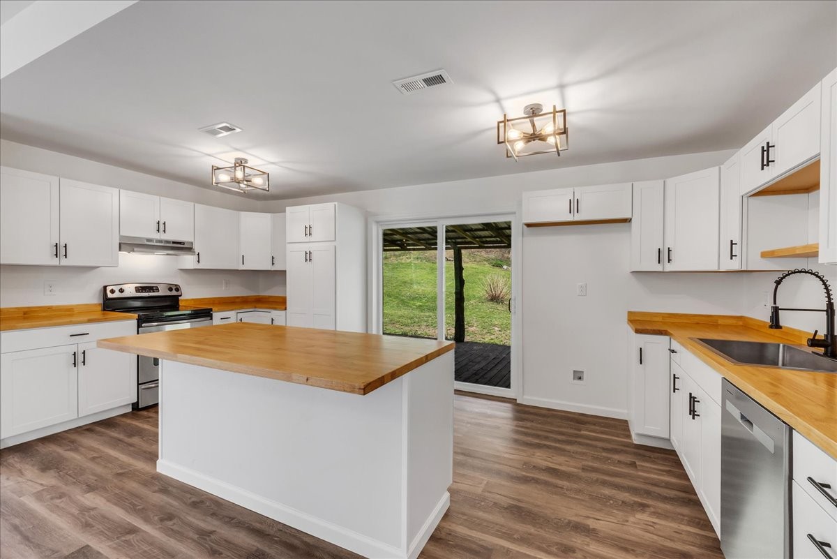 525 Jones Hollow Rd
