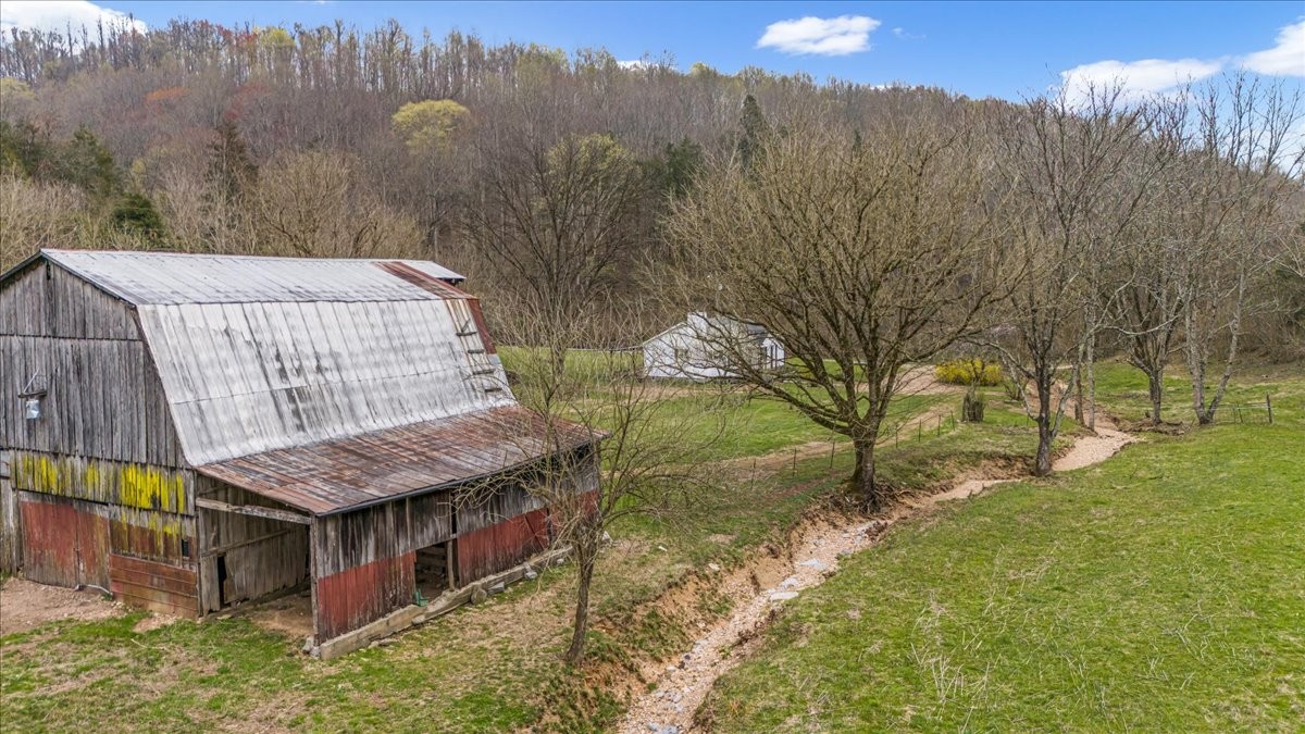 525 Jones Hollow Rd