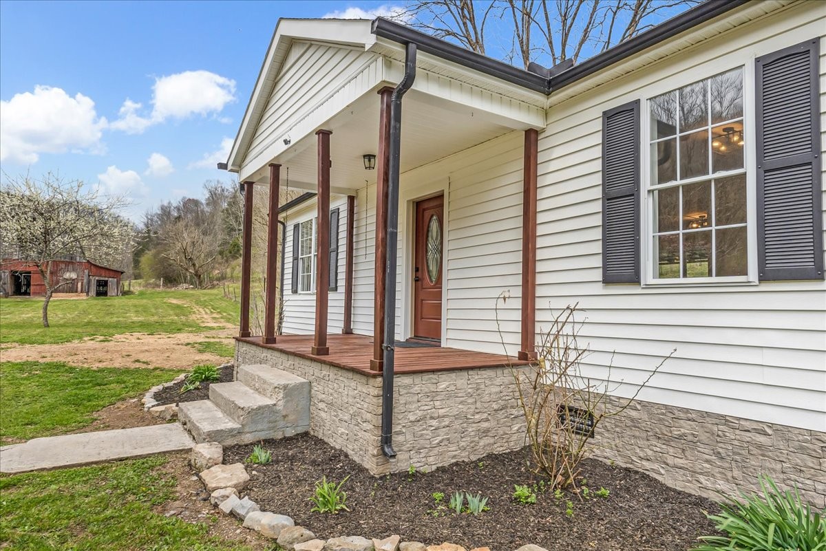 525 Jones Hollow Rd