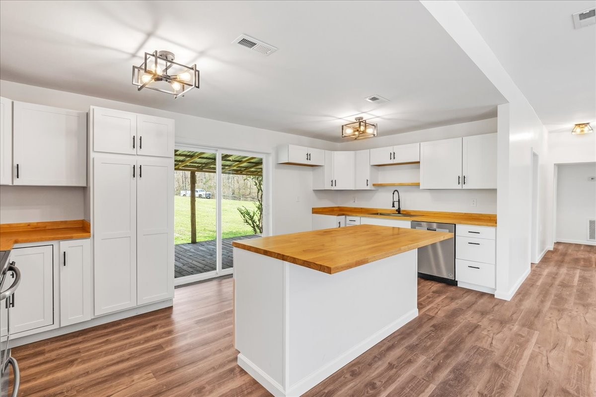 525 Jones Hollow Rd