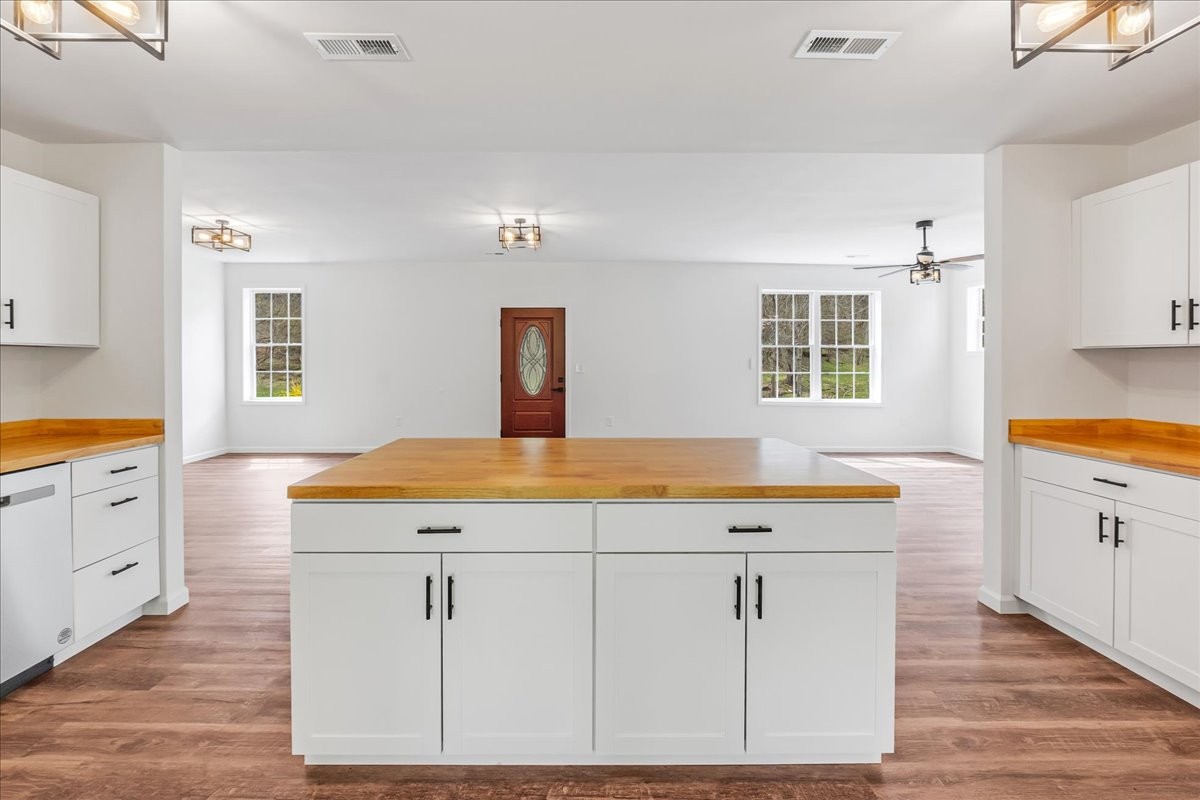 525 Jones Hollow Rd