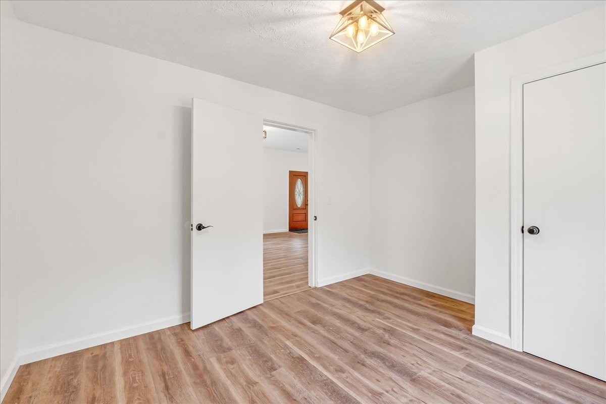 525 Jones Hollow Rd