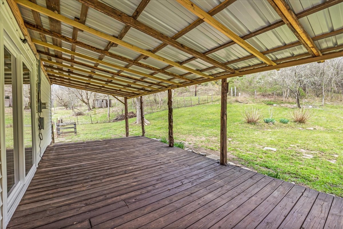 525 Jones Hollow Rd