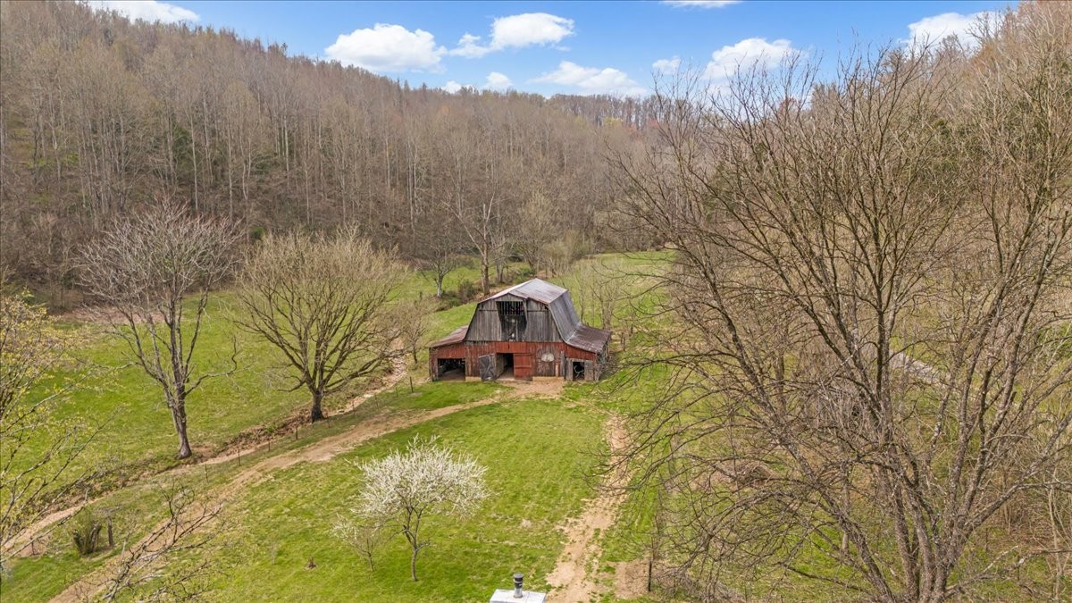 525 Jones Hollow Rd