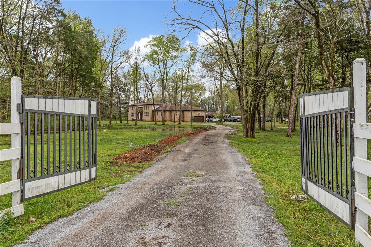 232 Paragon Dr
