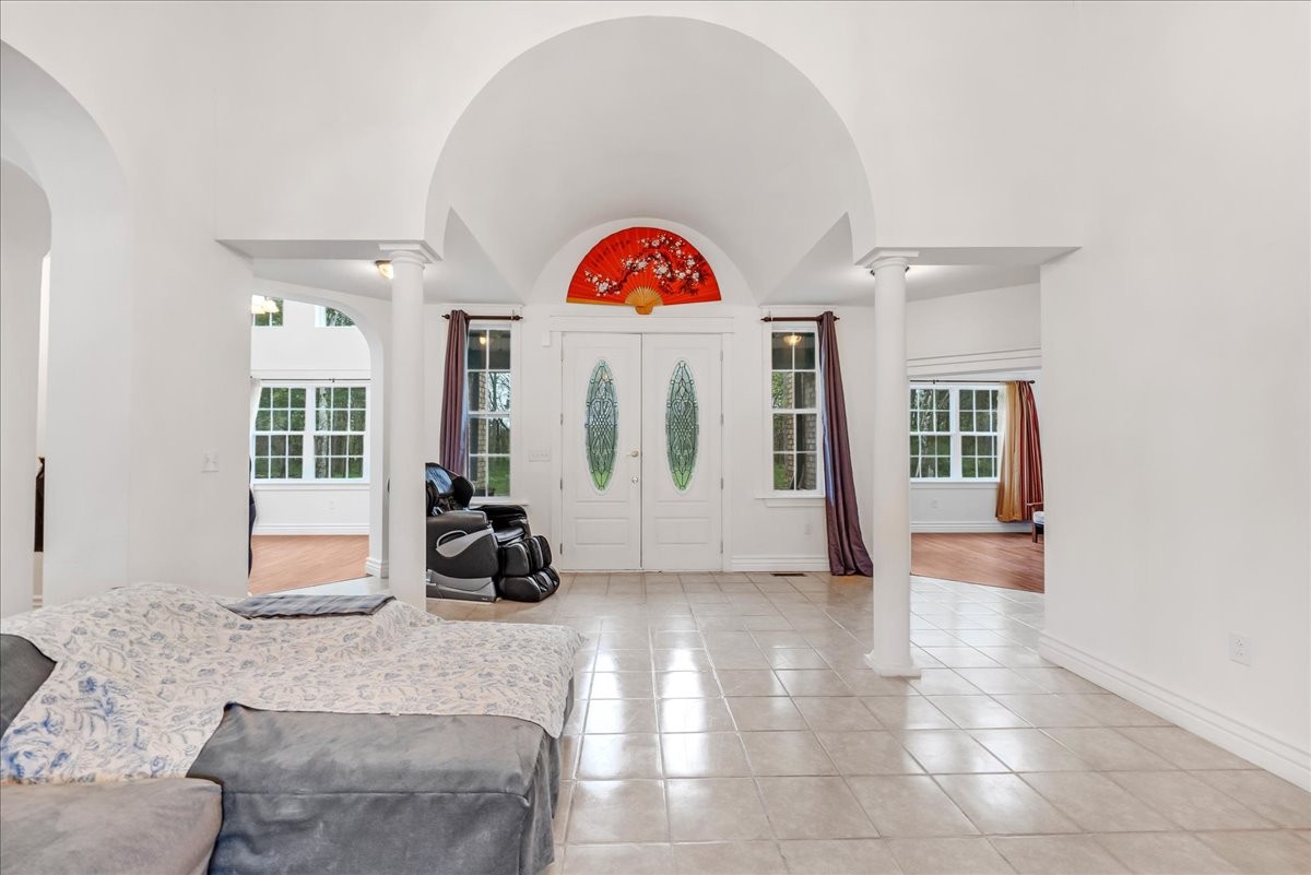 232 Paragon Dr