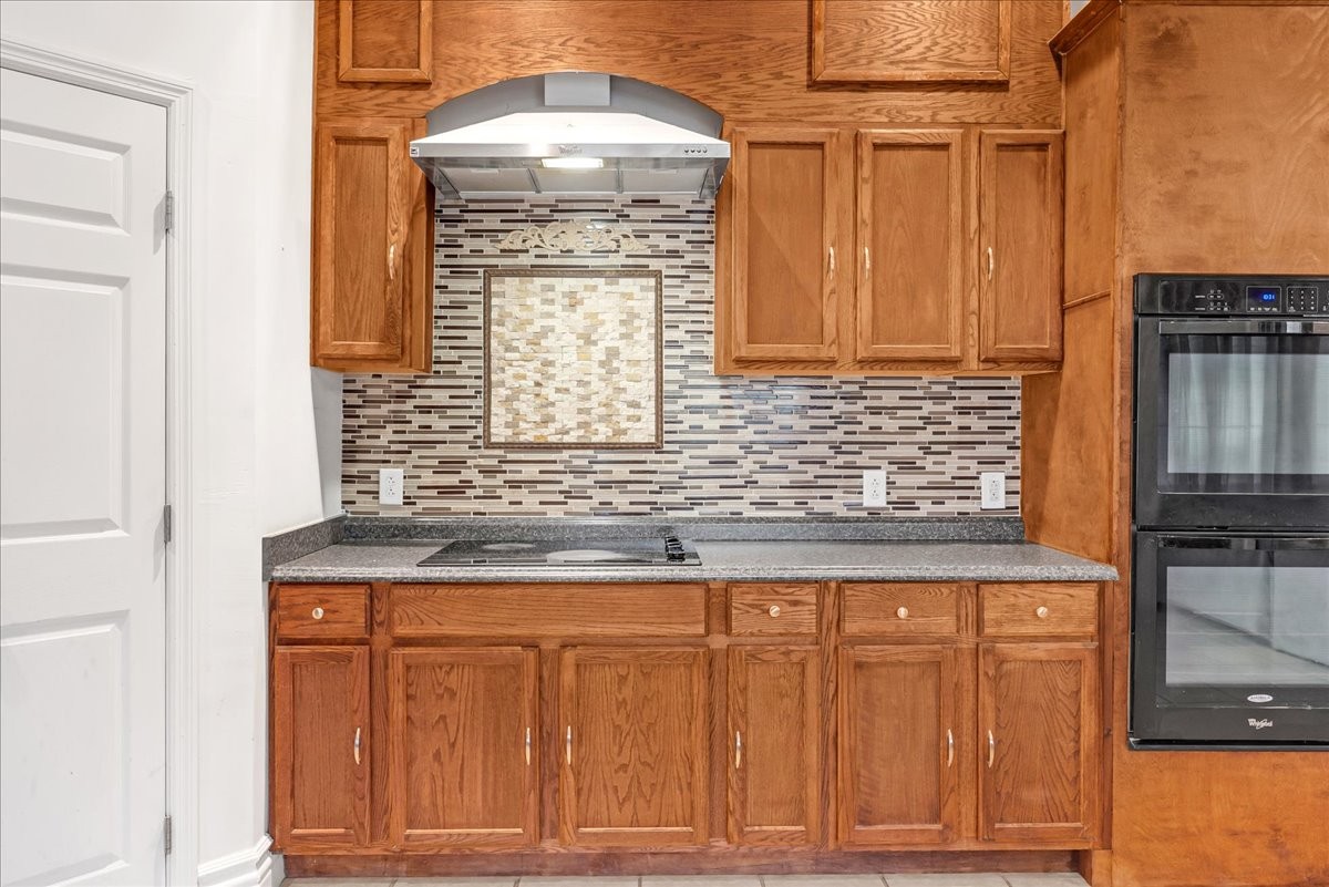 232 Paragon Dr