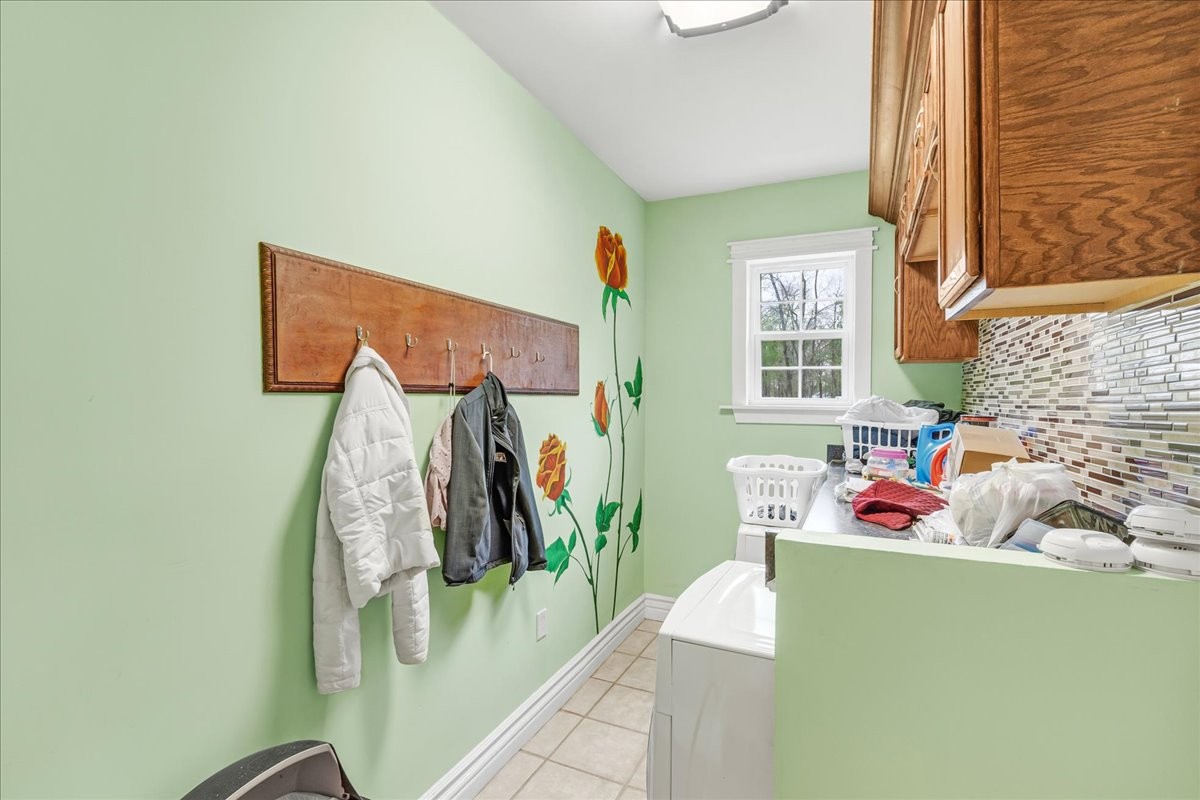 232 Paragon Dr