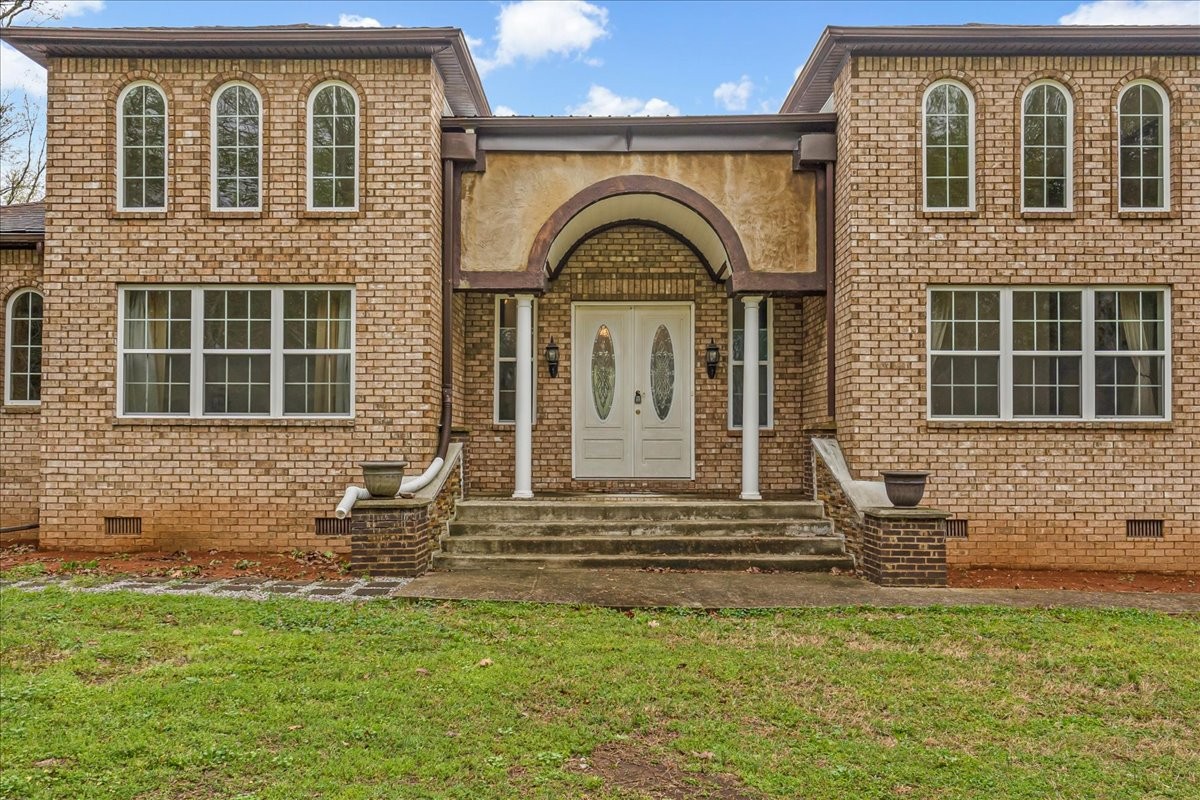 232 Paragon Dr