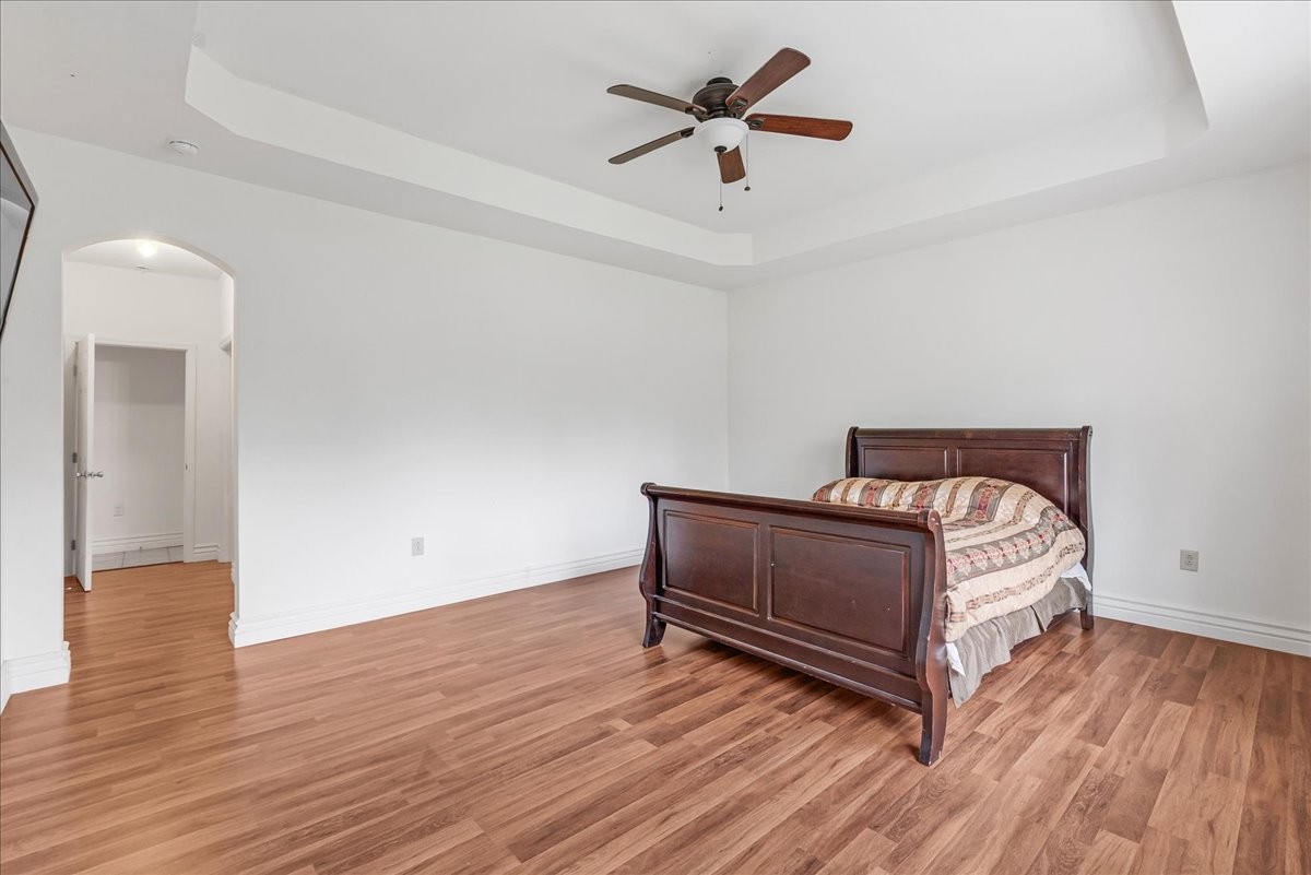 232 Paragon Dr