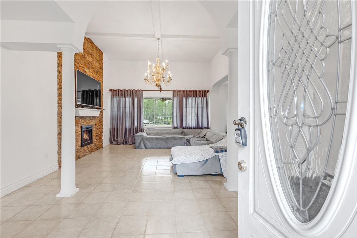 232 Paragon Dr