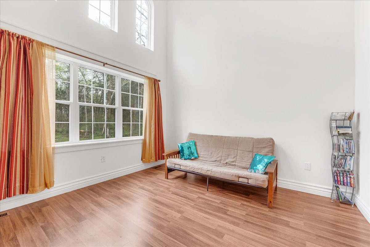 232 Paragon Dr