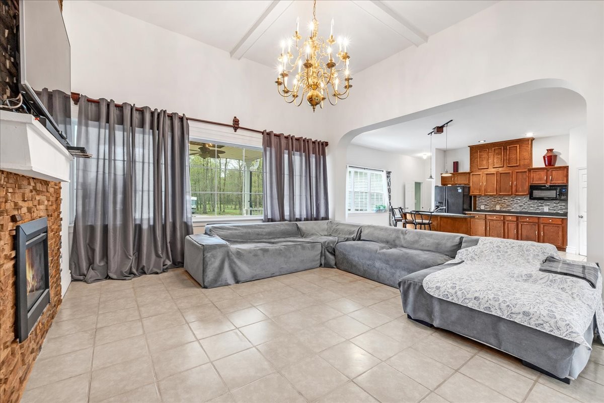 232 Paragon Dr