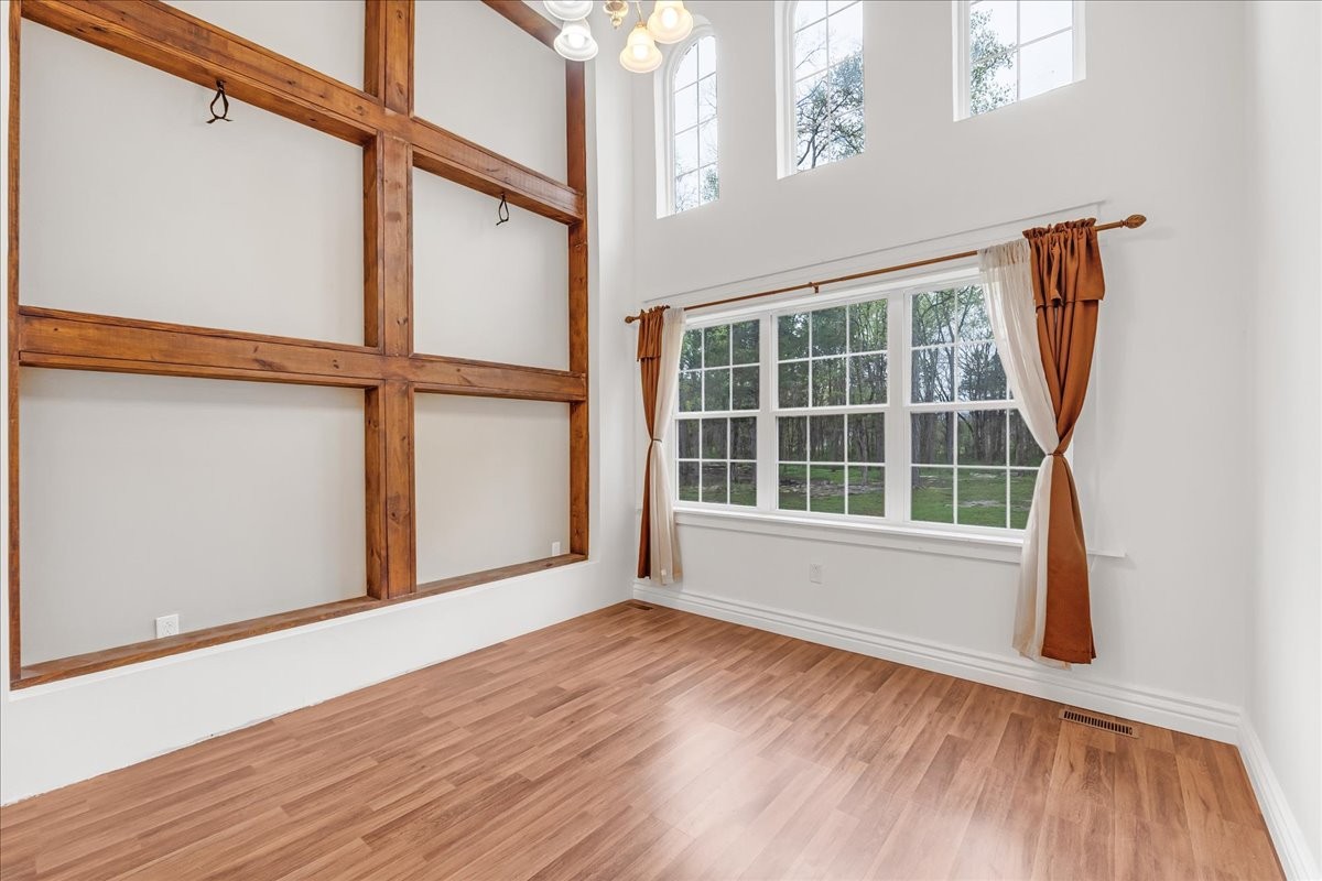 232 Paragon Dr