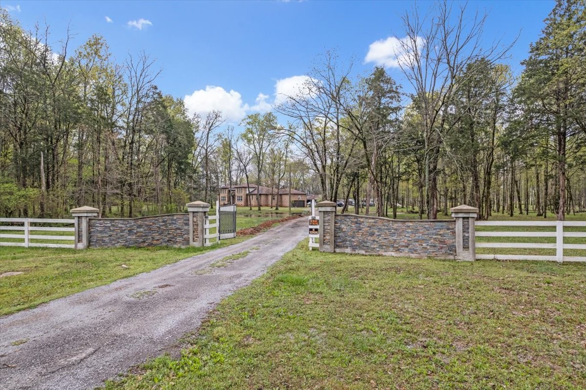 232 Paragon Dr