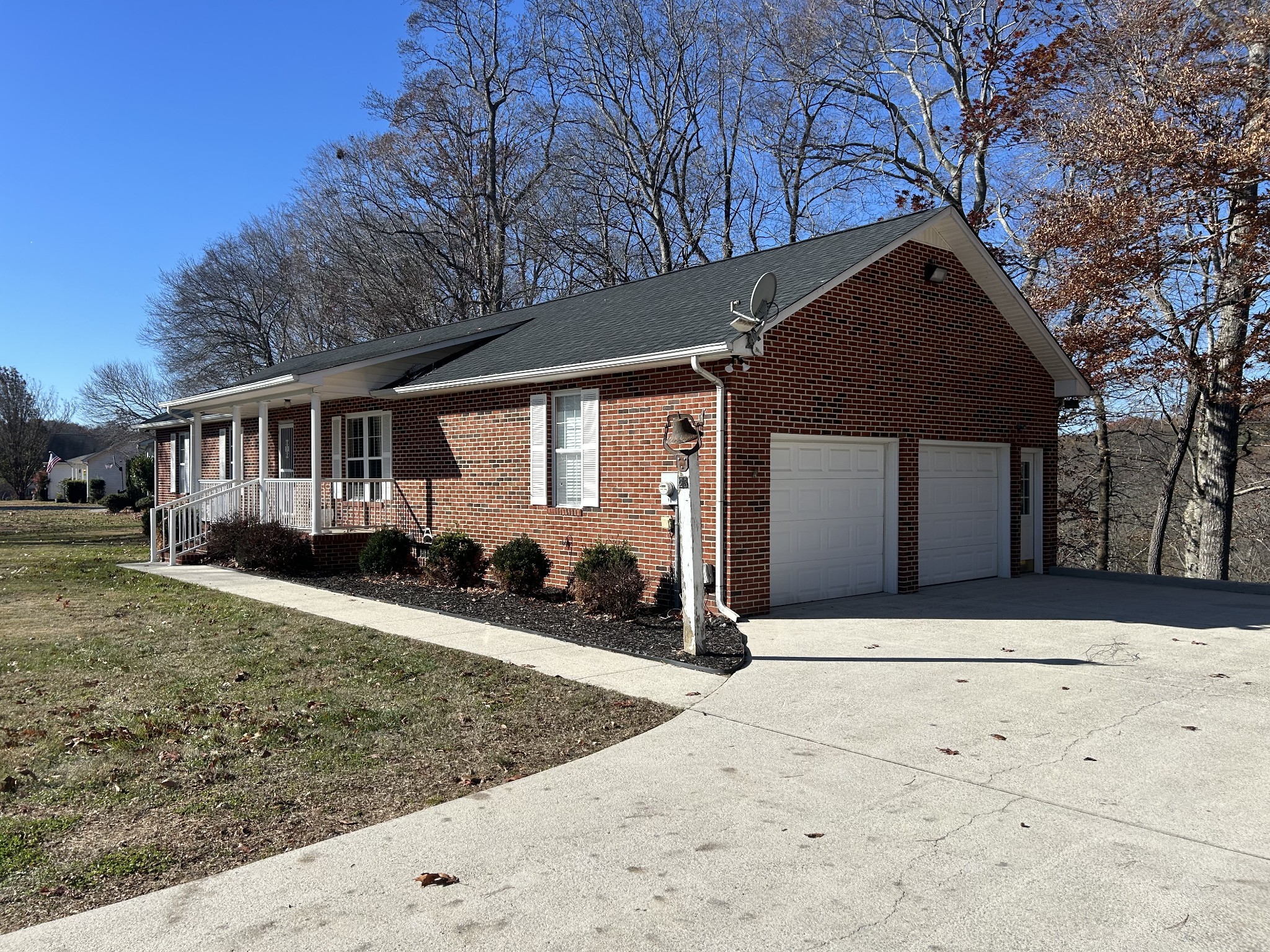 23 River Bluff Drive East