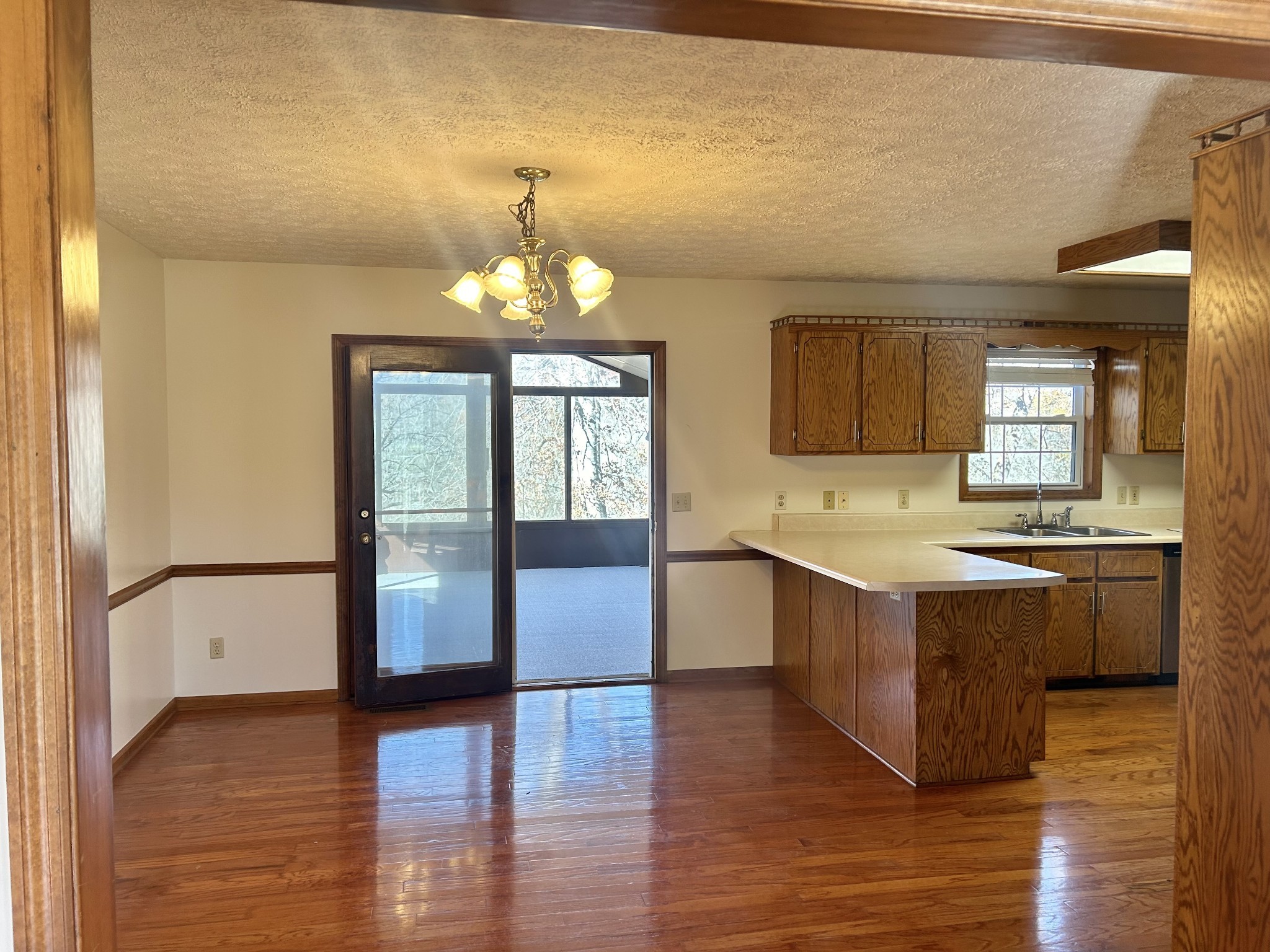 23 River Bluff Drive East