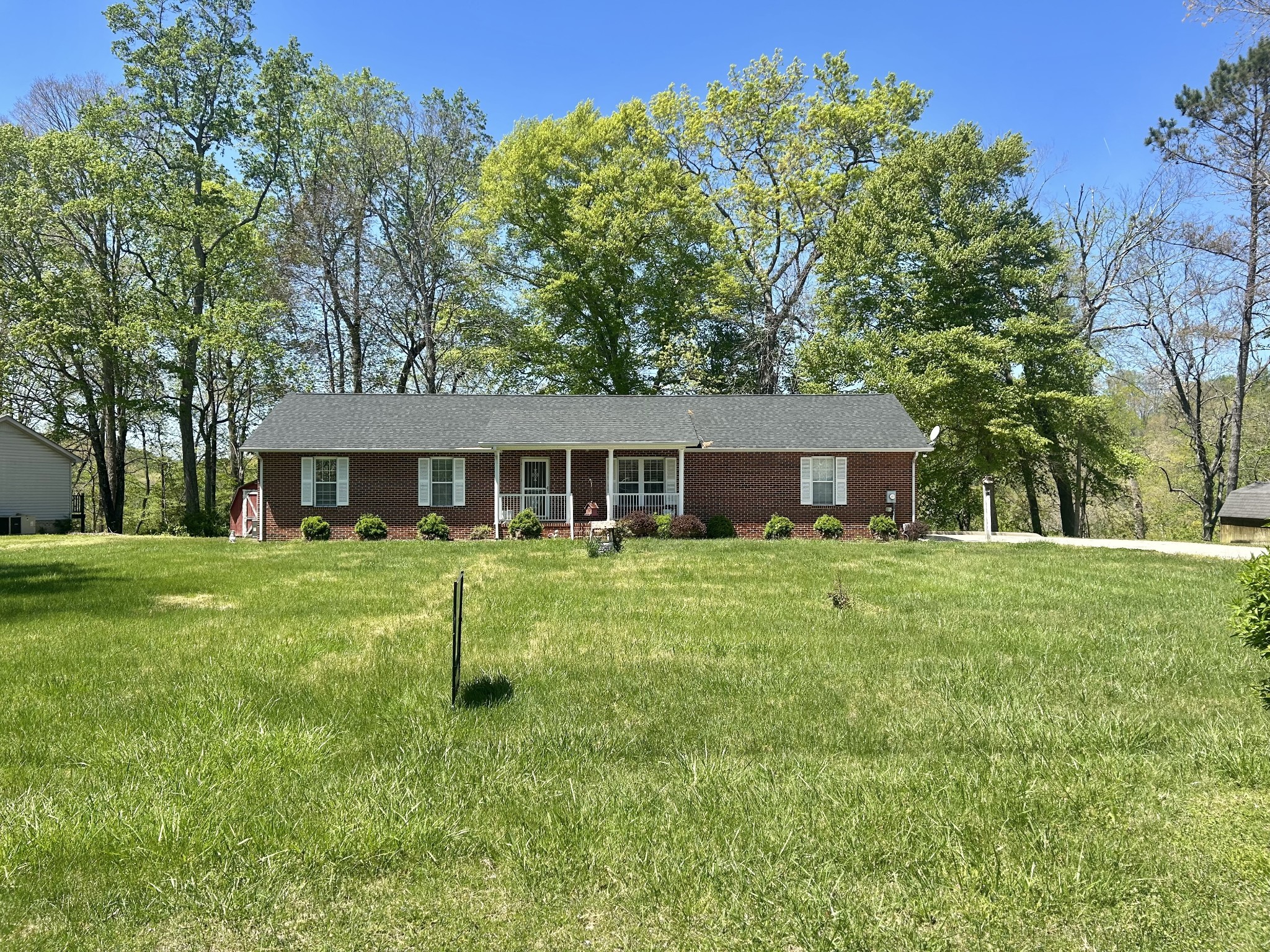 23 River Bluff Drive East