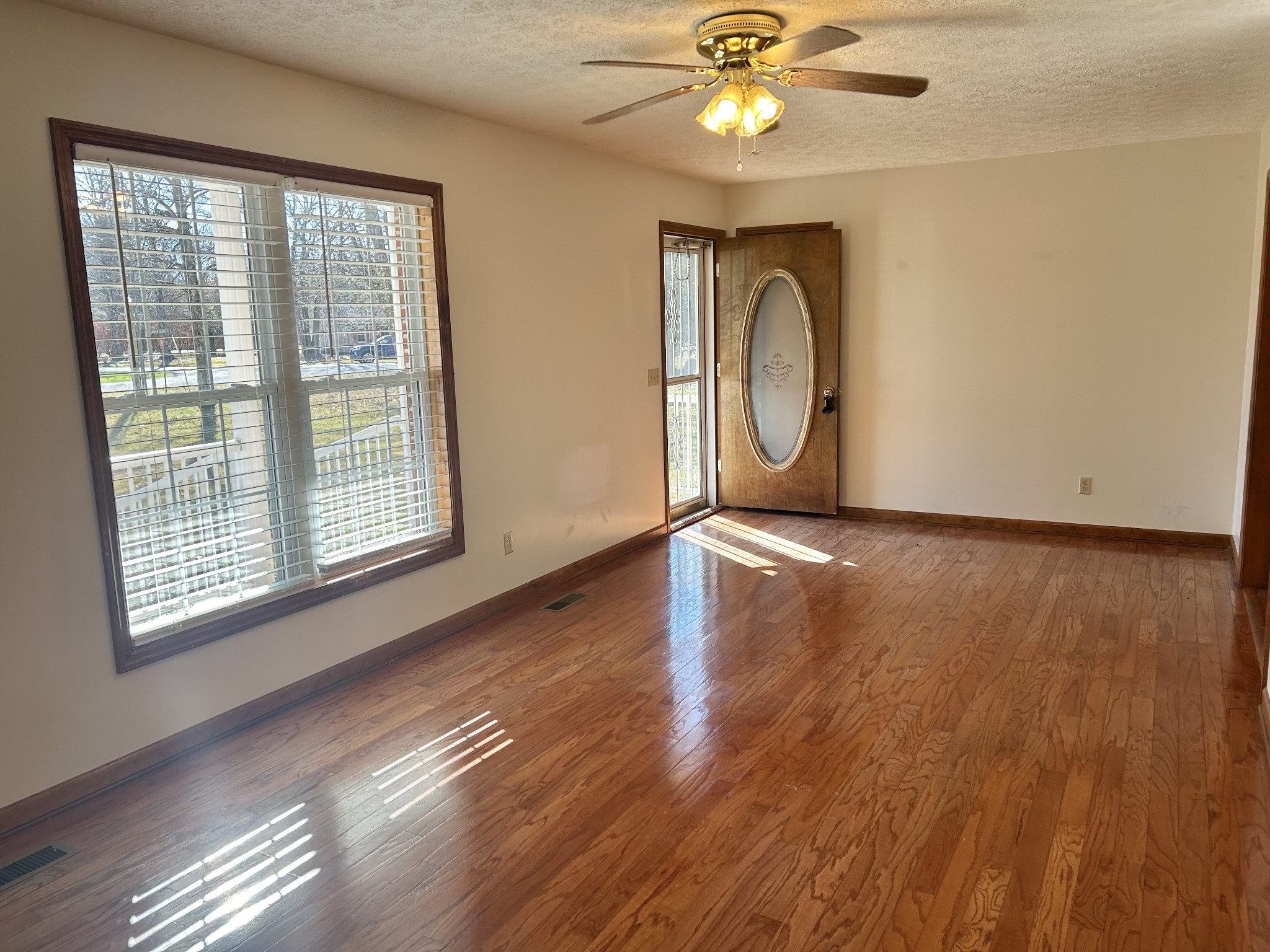 23 River Bluff Drive East