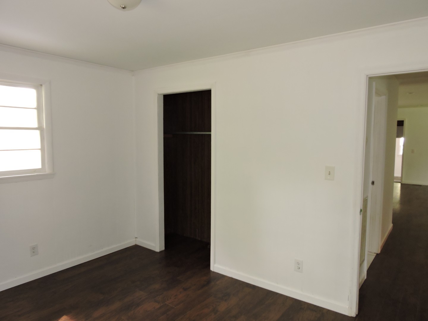 670 Sunset Cir