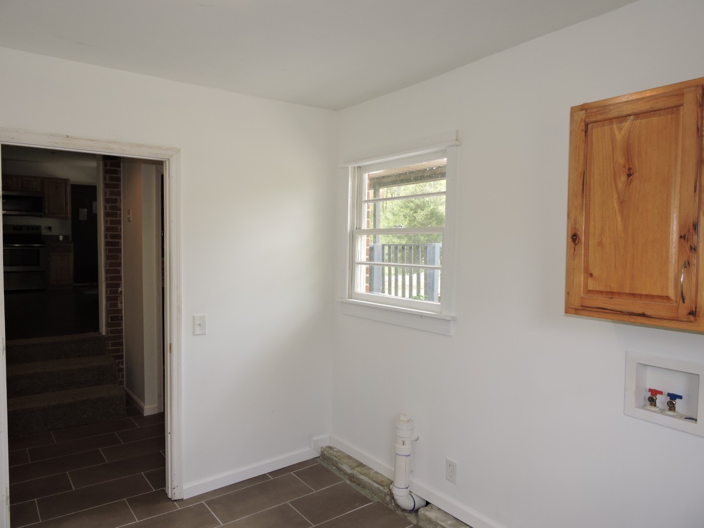 670 Sunset Cir