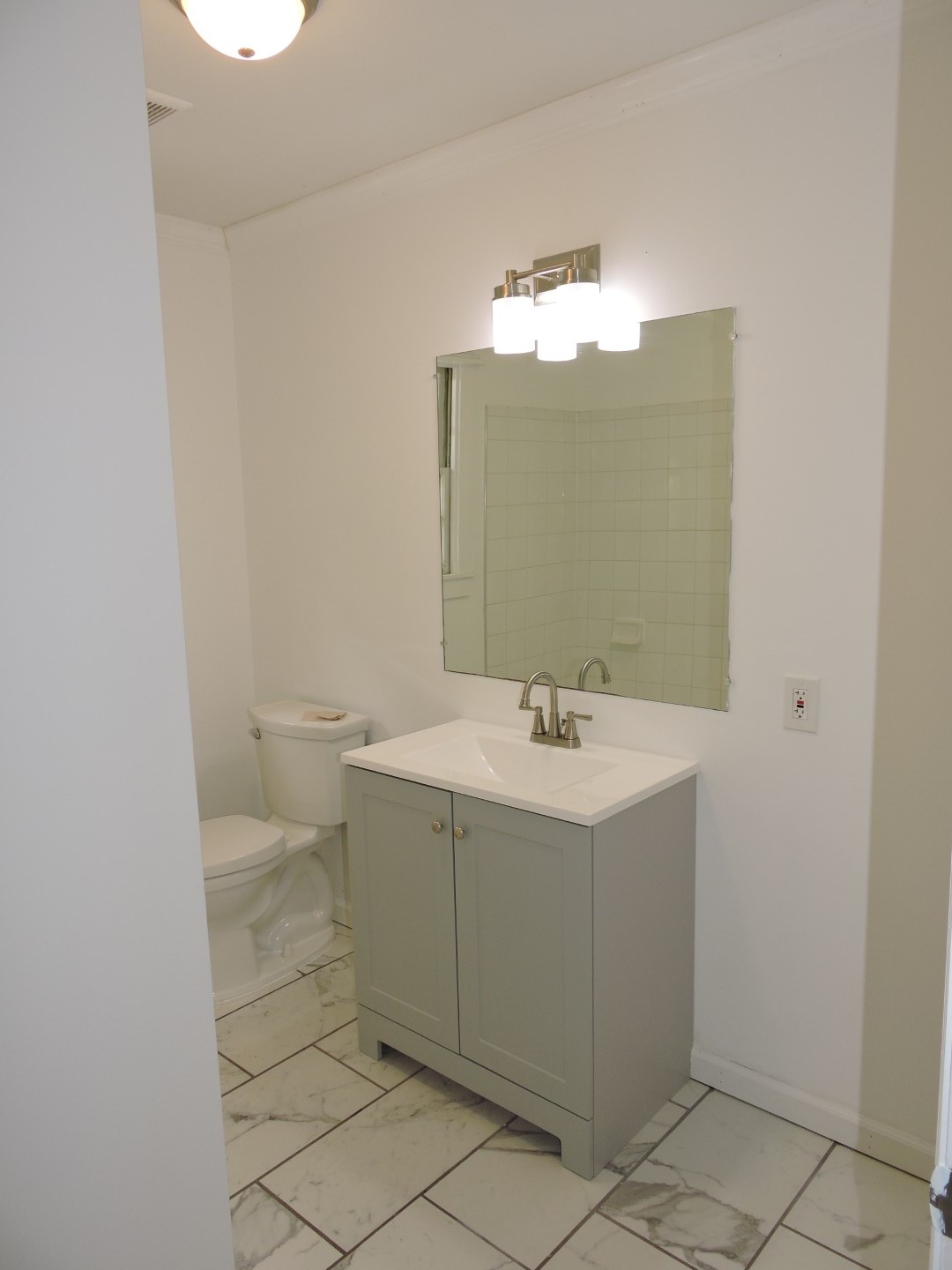 670 Sunset Cir