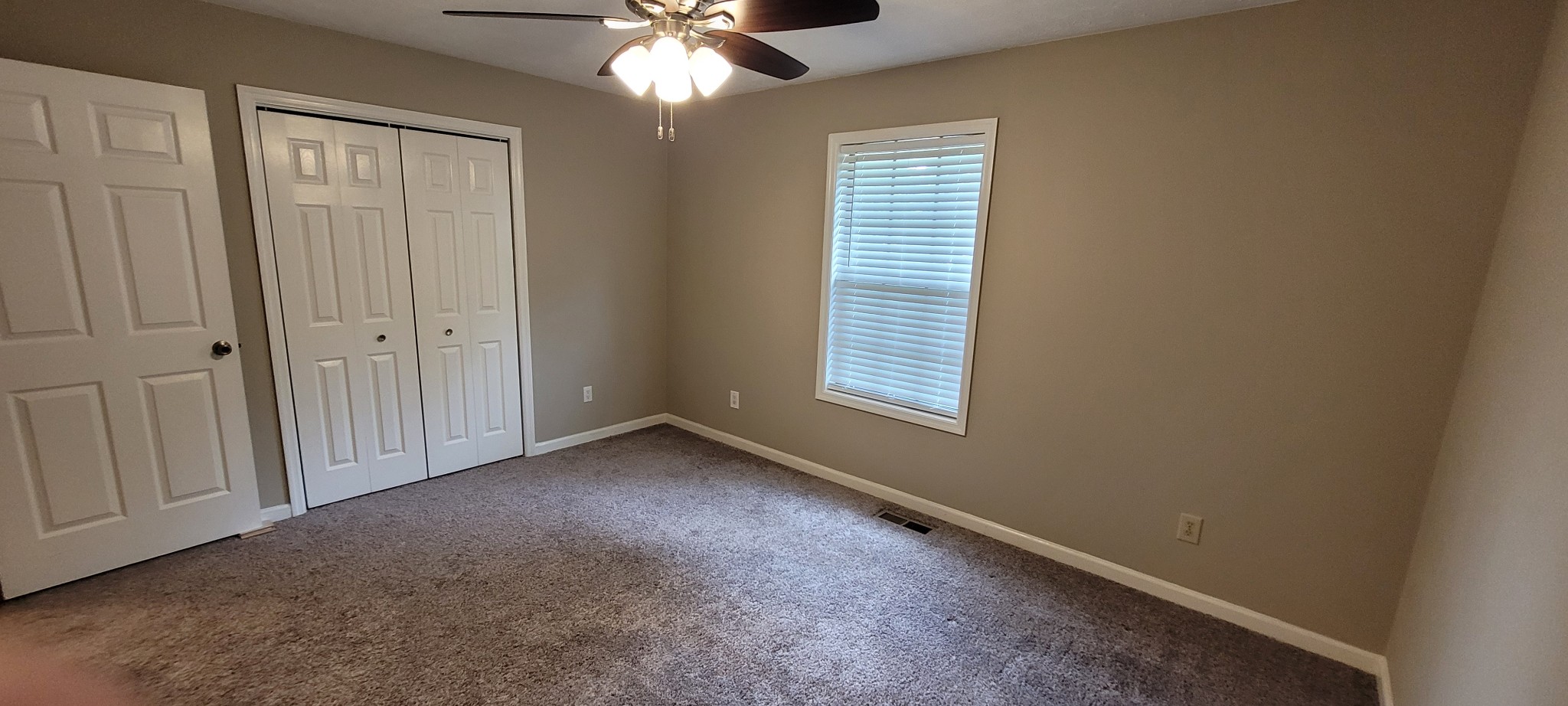 1025 Hollis Ln