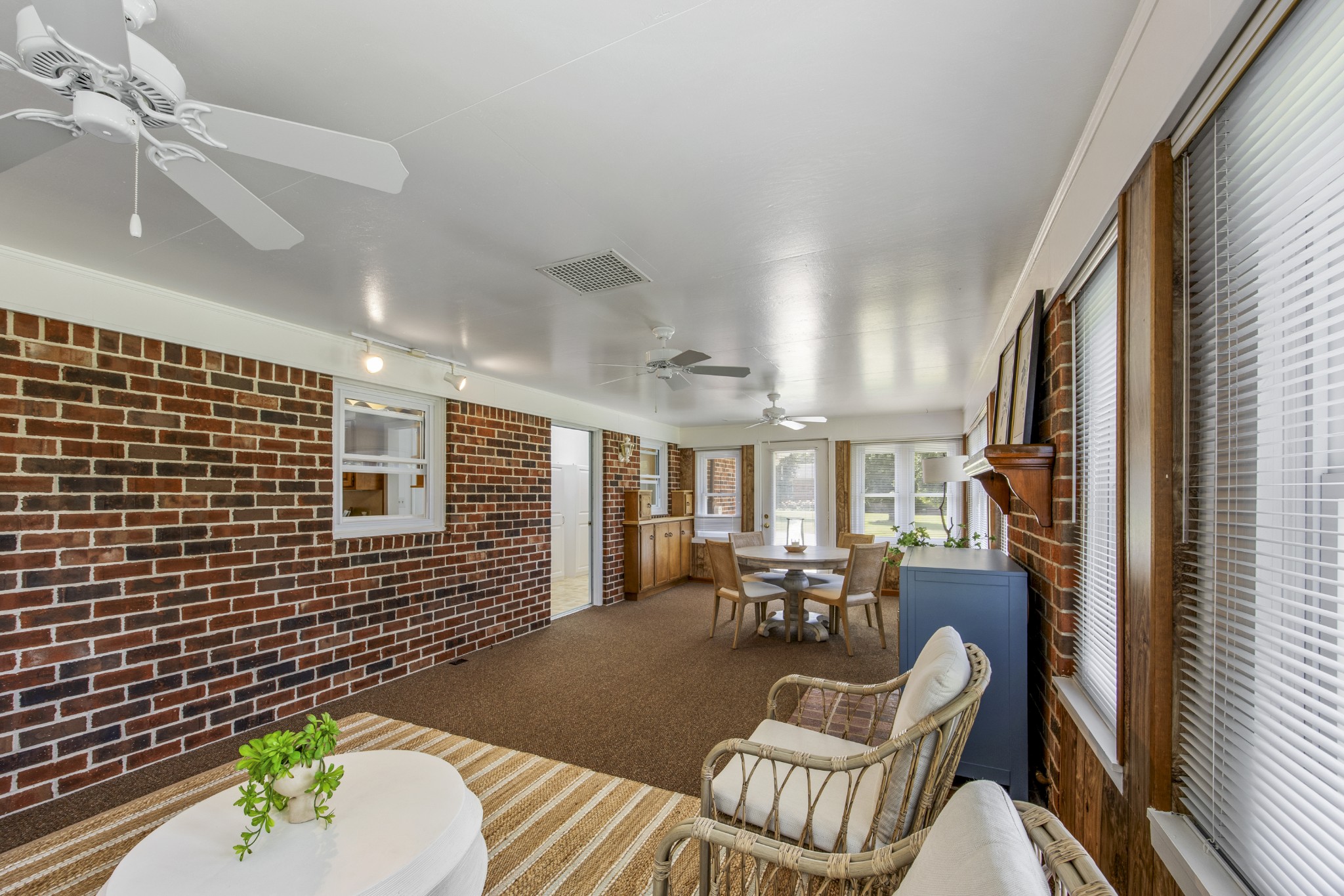 101 Iris St